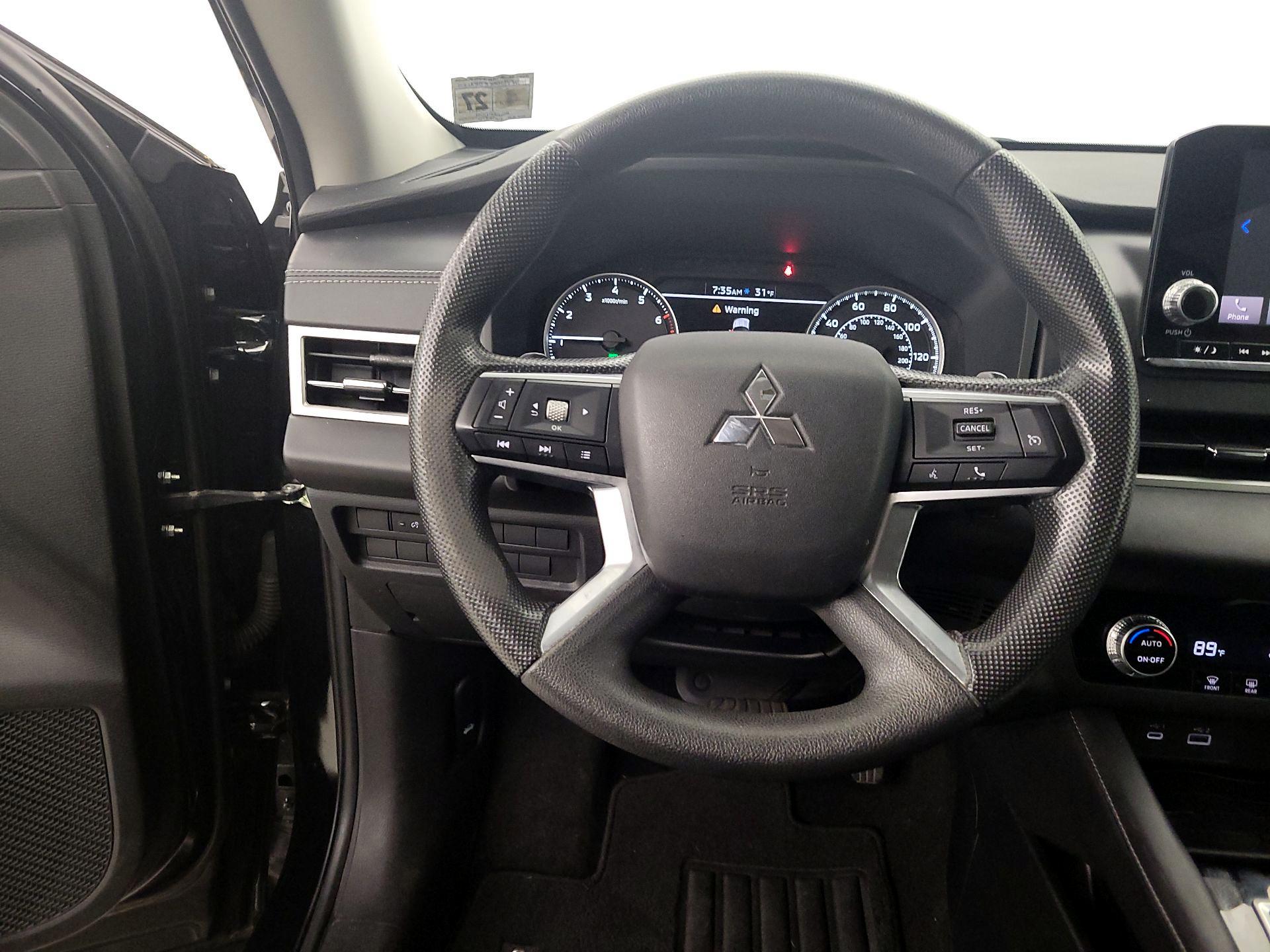 Thumbnail: 2022 Mitsubishi Outlander - 19