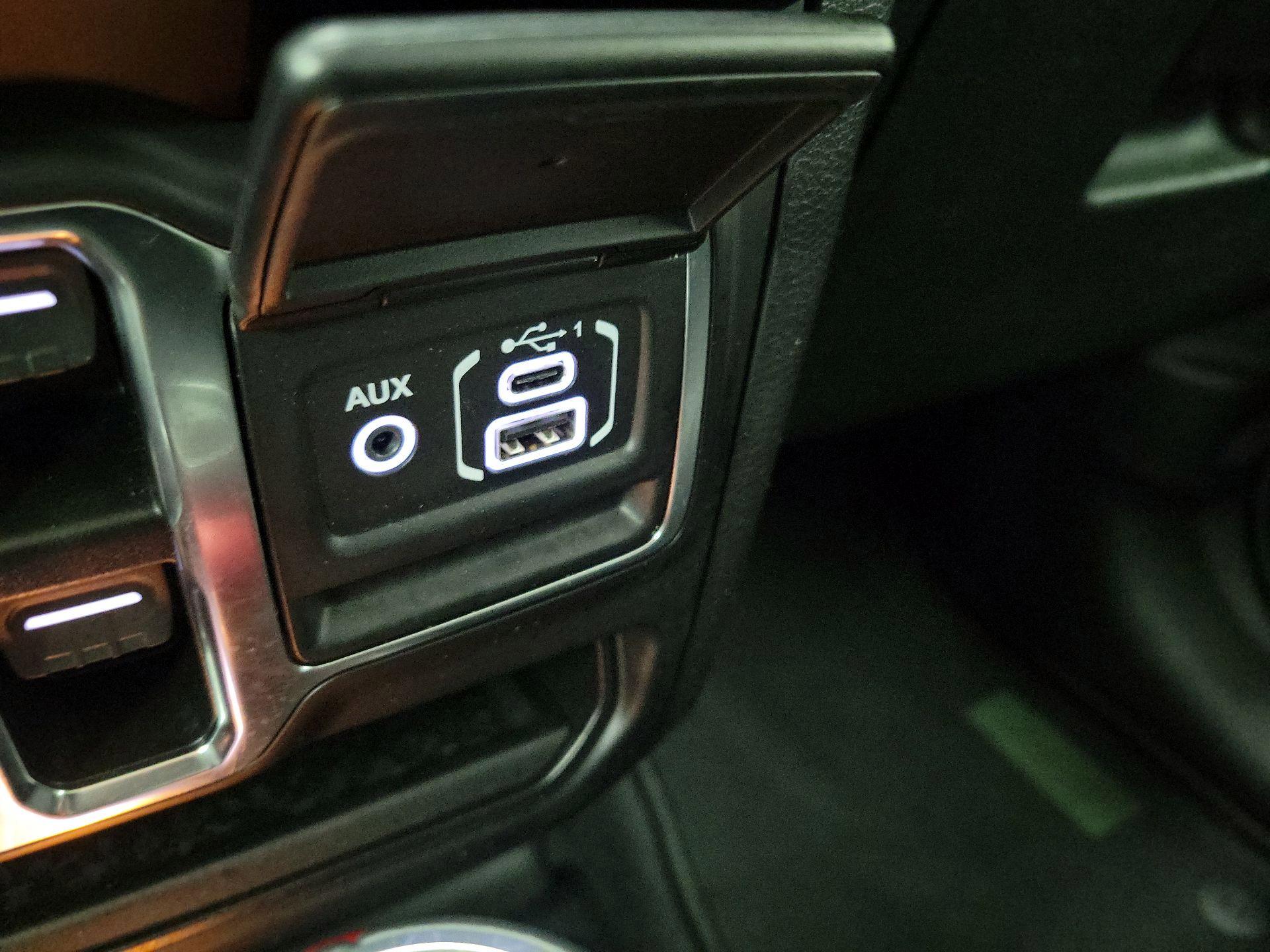 Thumbnail: 2021 Jeep Wrangler - 19