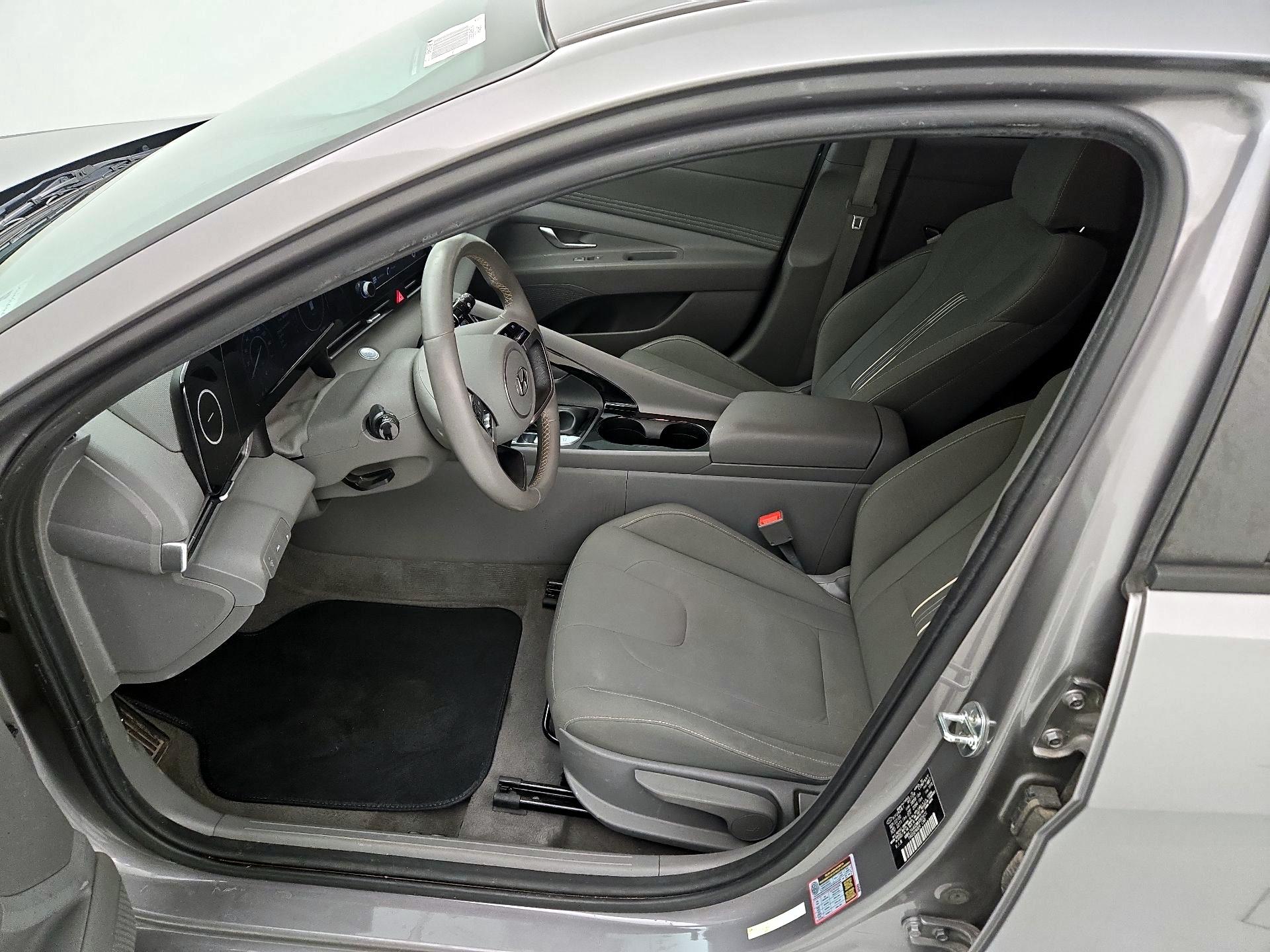 Thumbnail: 2021 Hyundai Elantra - 11