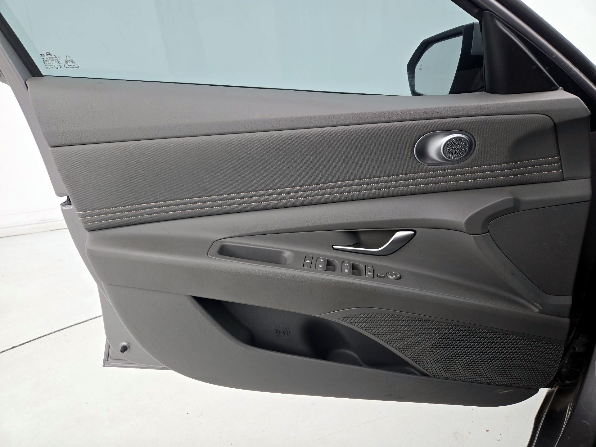 Thumbnail: 2021 Hyundai Elantra - 12