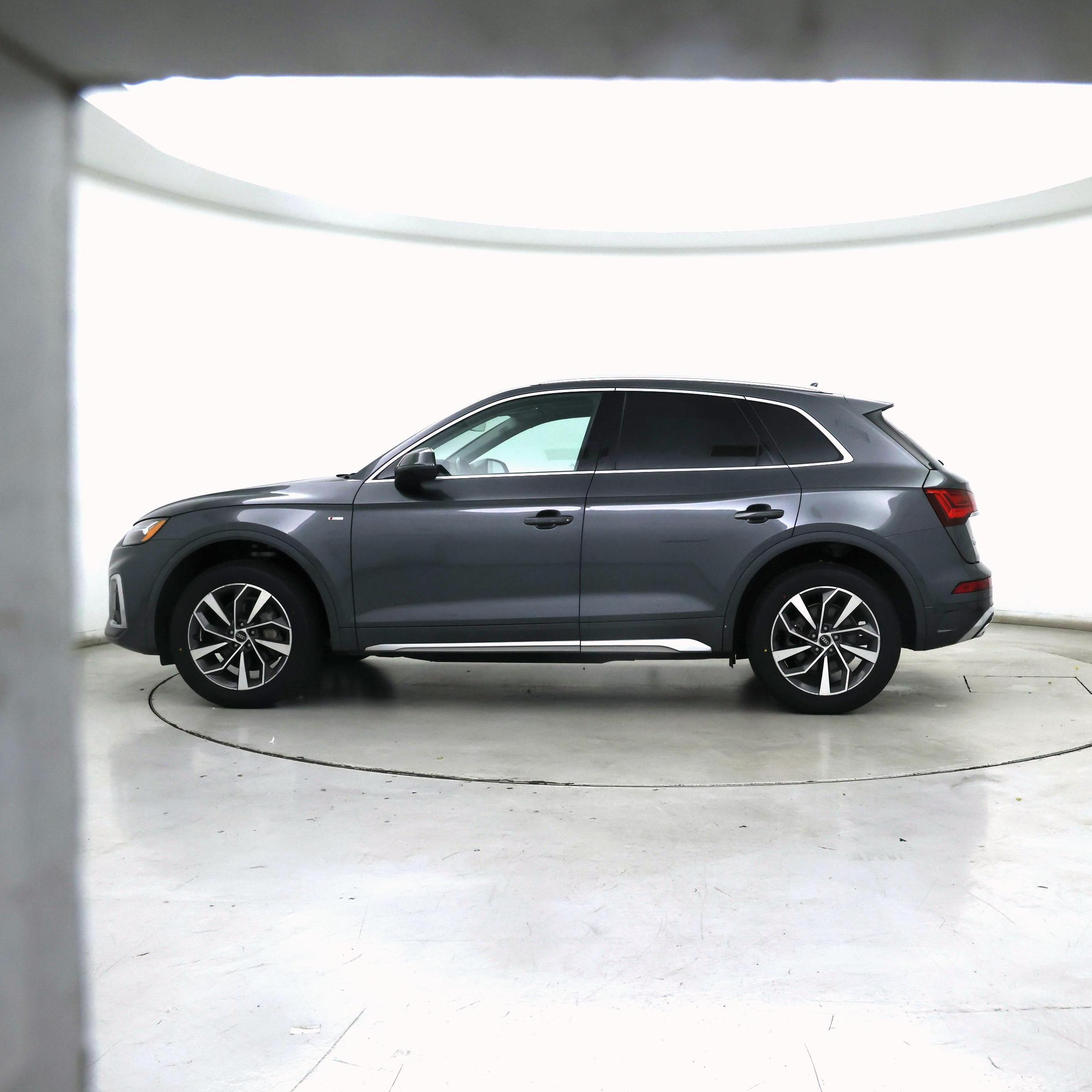 Thumbnail: 2022 Audi Q5 - 3