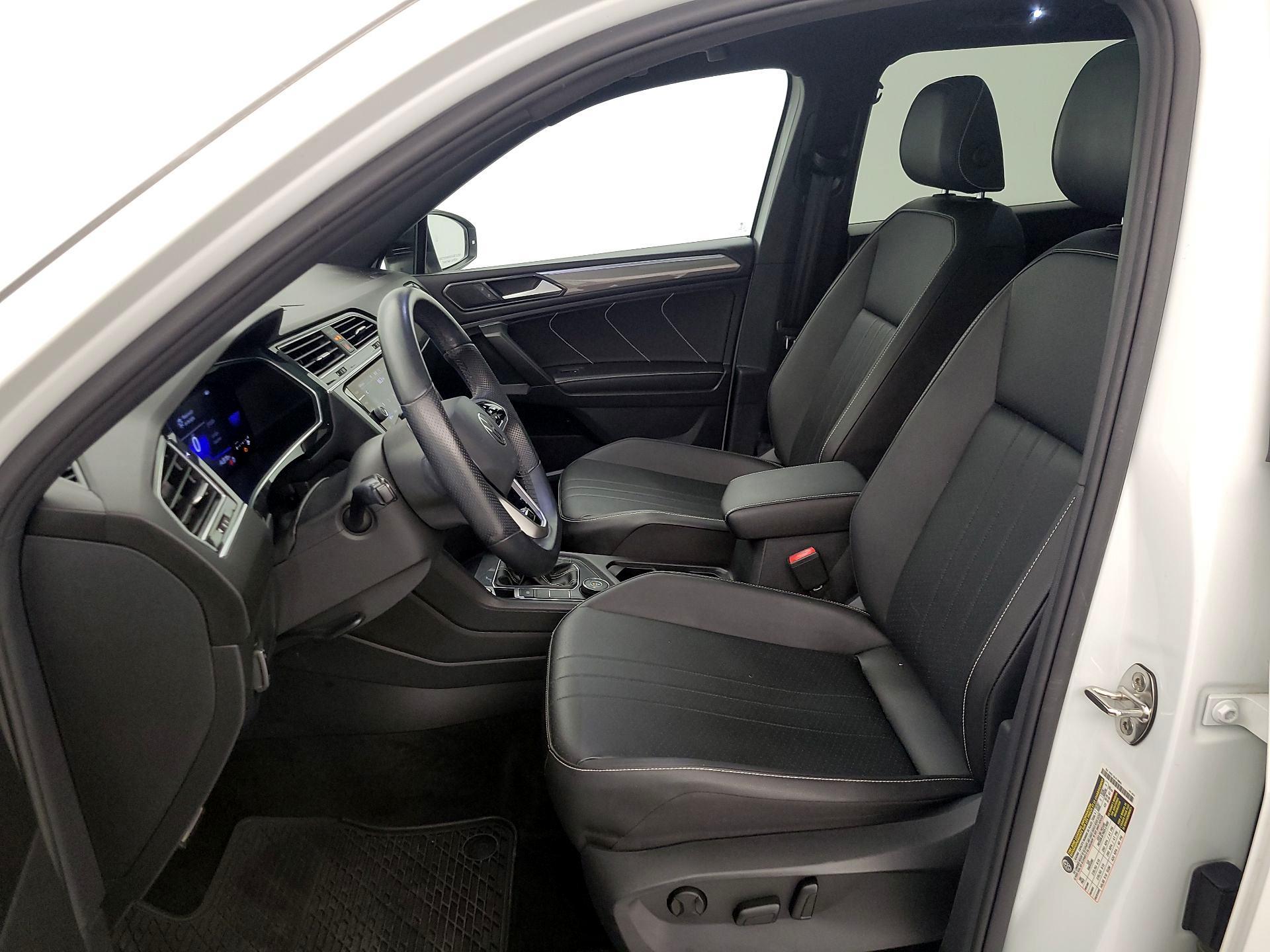 Thumbnail: 2022 Volkswagen Tiguan - 11