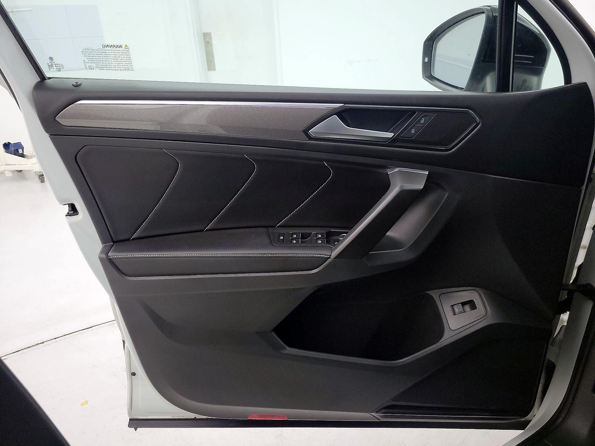 Thumbnail: 2022 Volkswagen Tiguan - 12