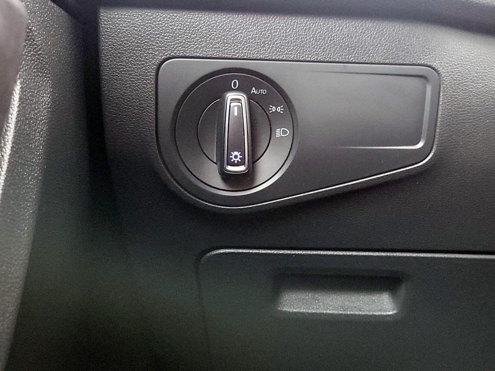 Thumbnail: 2022 Volkswagen Tiguan - 13