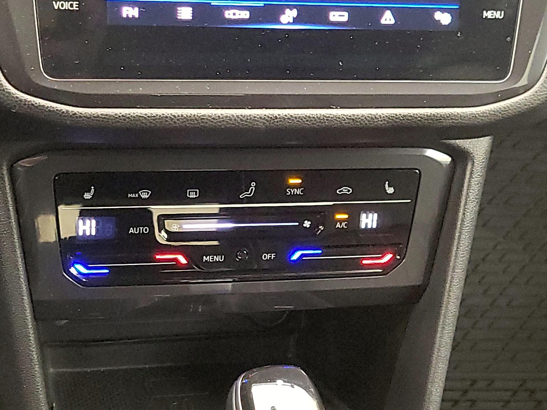 Thumbnail: 2022 Volkswagen Tiguan - 16