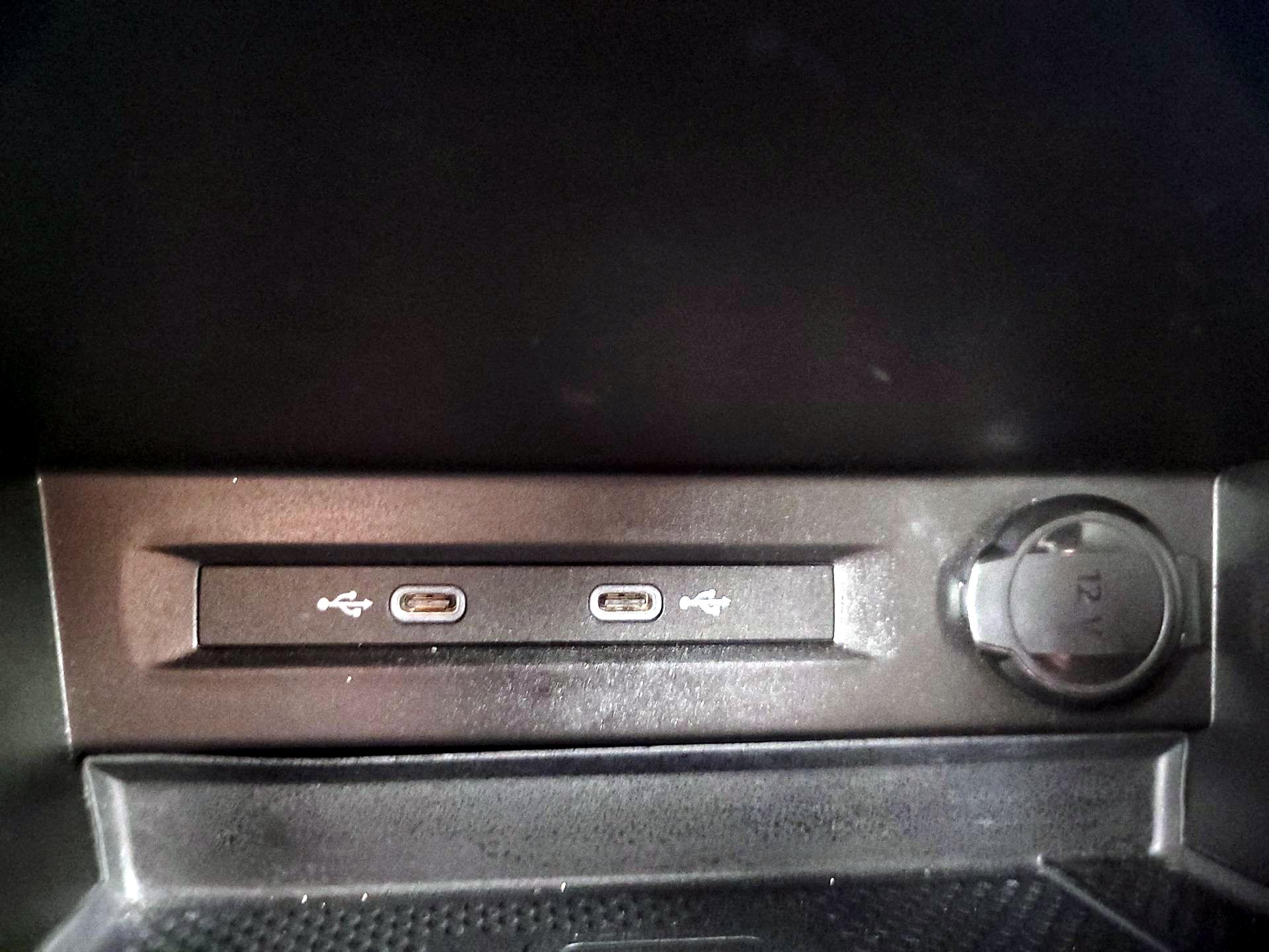 Thumbnail: 2022 Volkswagen Tiguan - 18