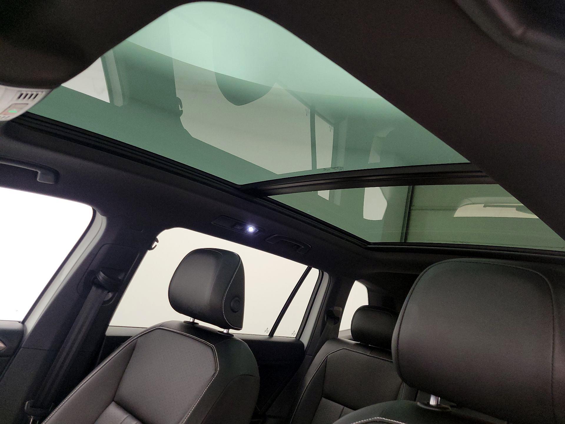 Thumbnail: 2022 Volkswagen Tiguan - 19