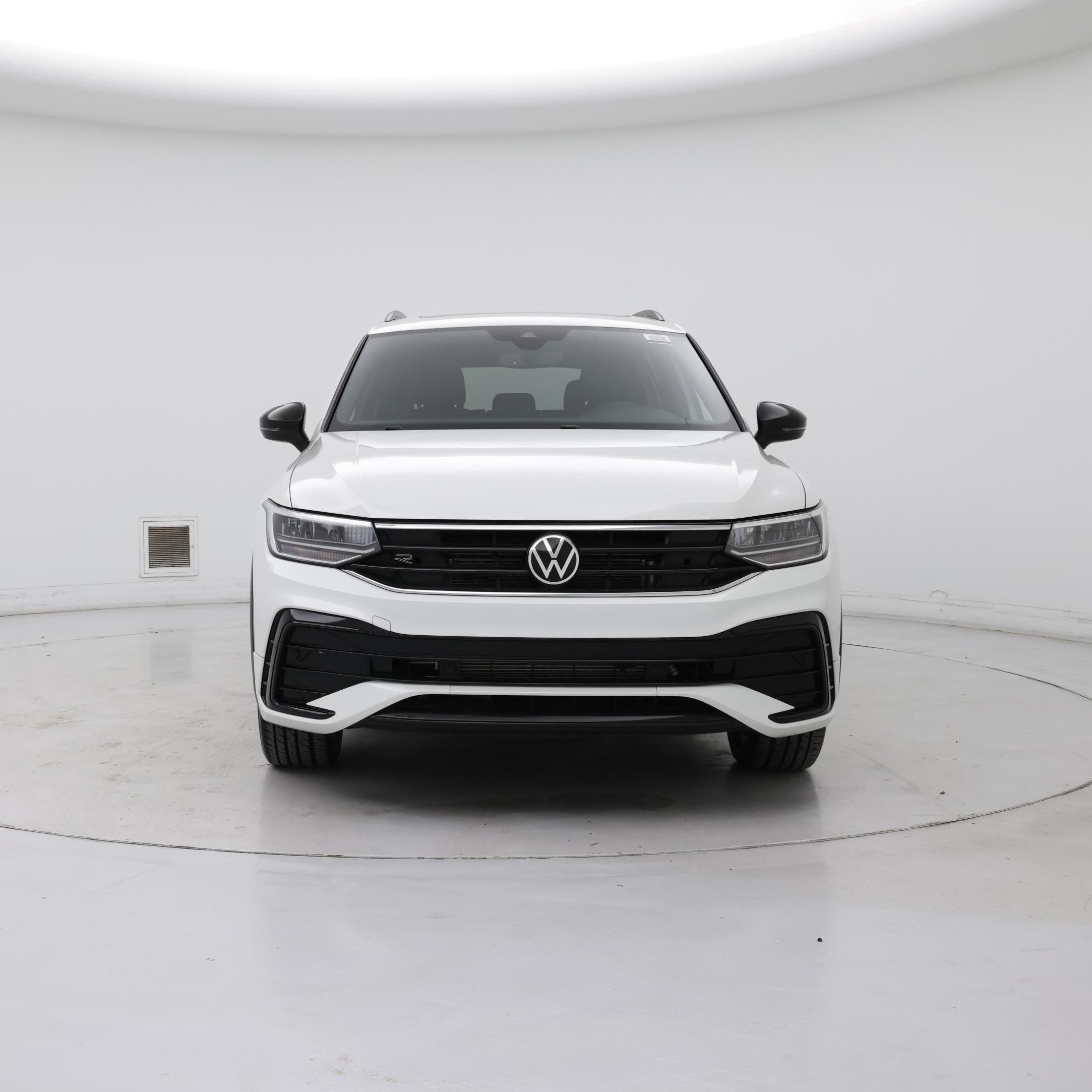 Thumbnail: 2022 Volkswagen Tiguan - 5