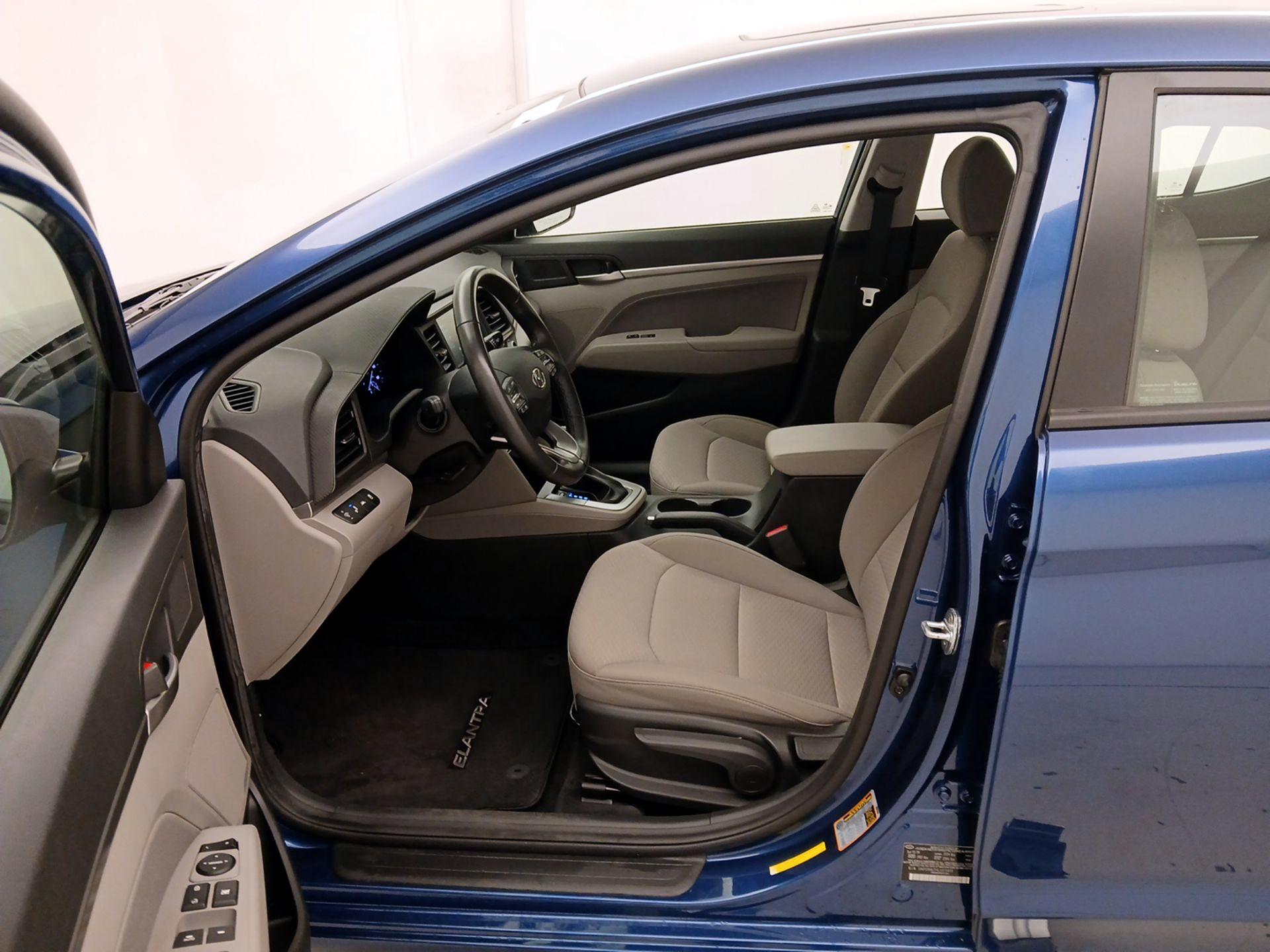 Thumbnail: 2020 Hyundai Elantra - 11