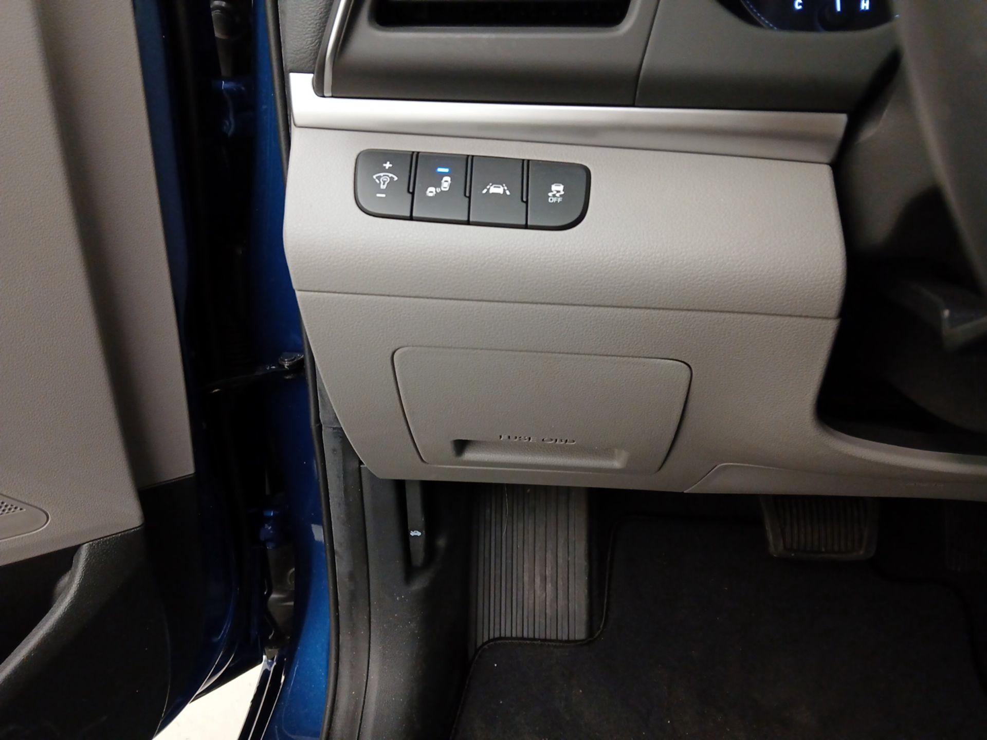 Thumbnail: 2020 Hyundai Elantra - 13