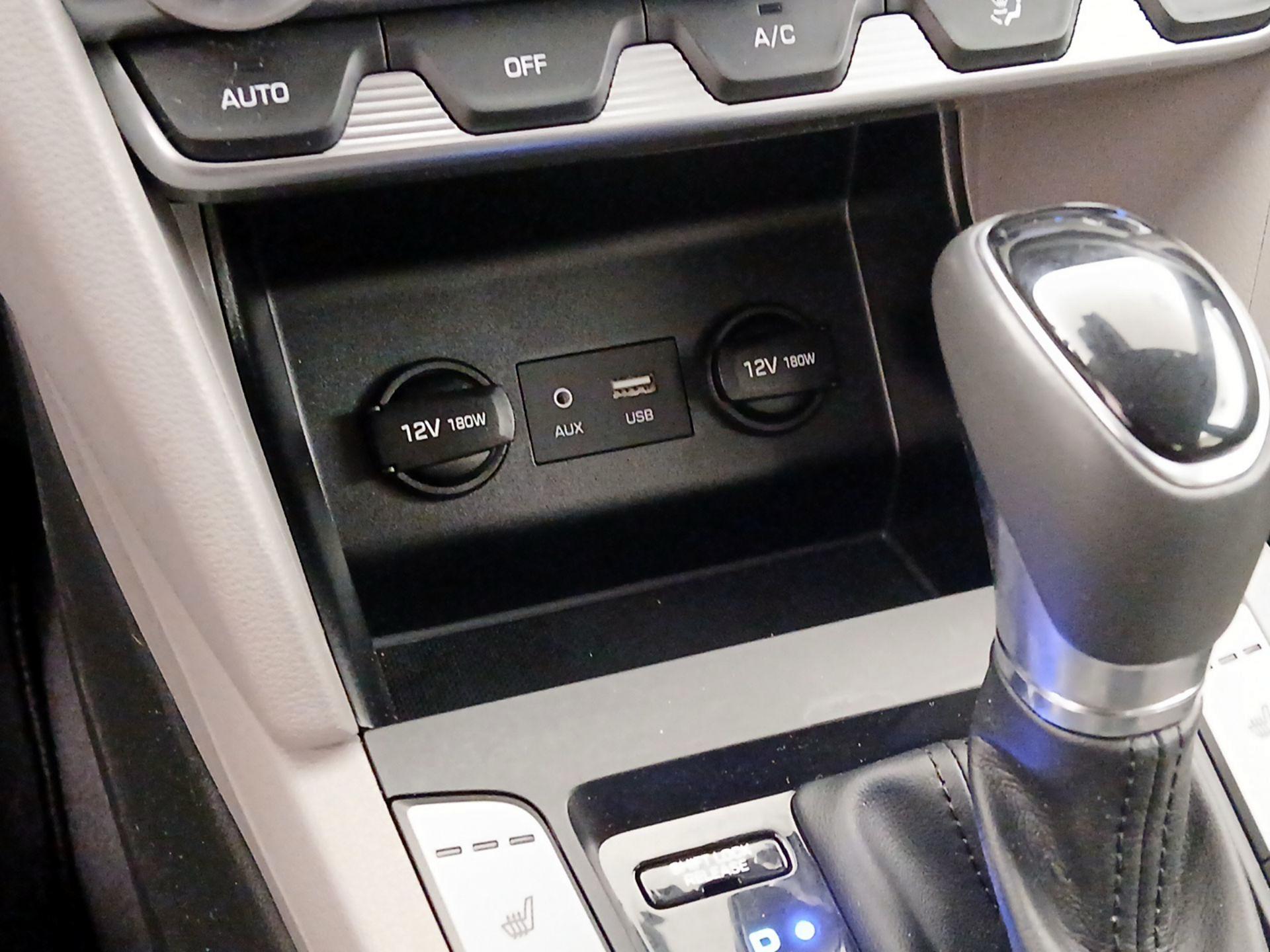 Thumbnail: 2020 Hyundai Elantra - 18