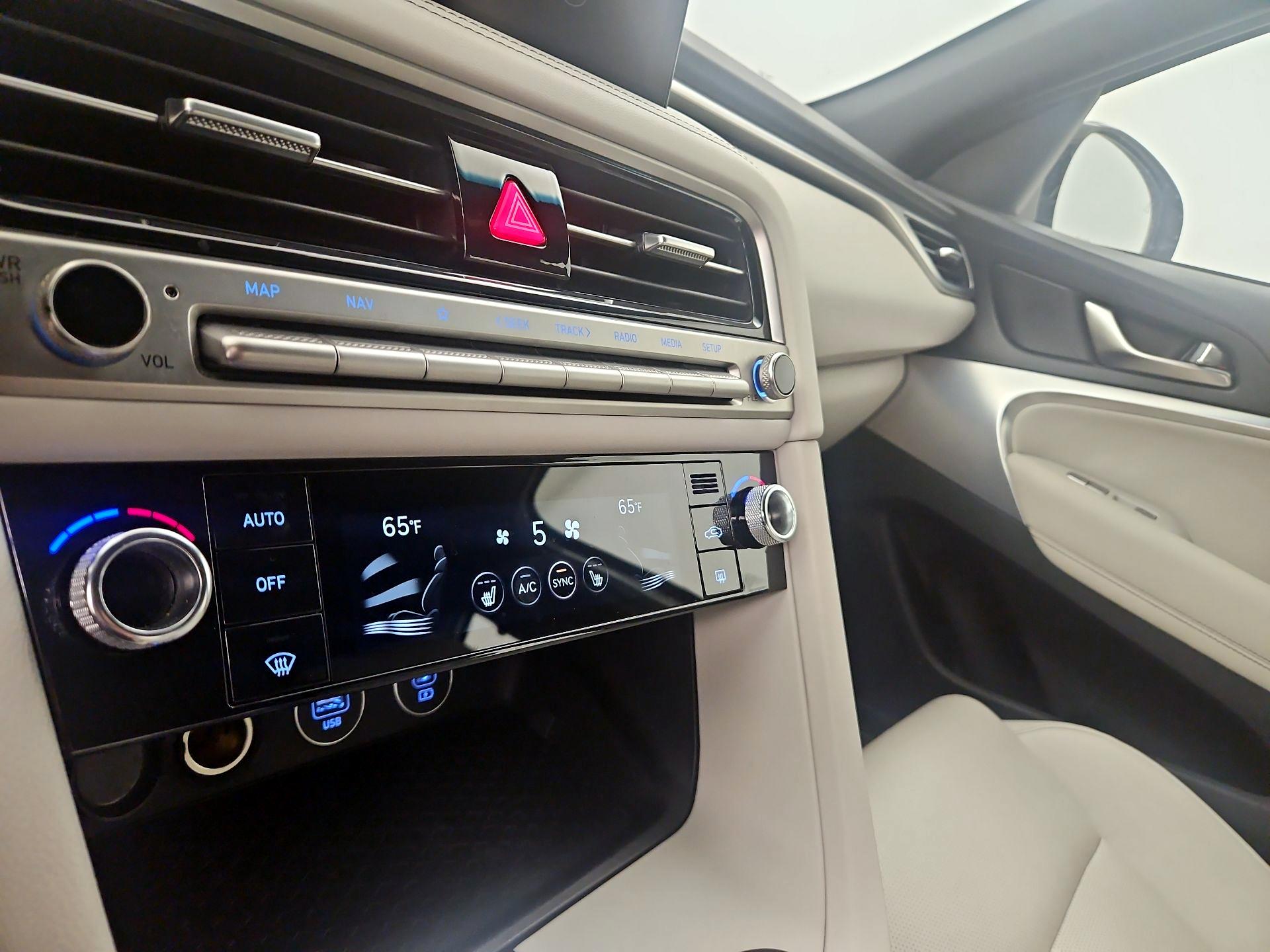 Thumbnail: 2024 Genesis G70 - 17