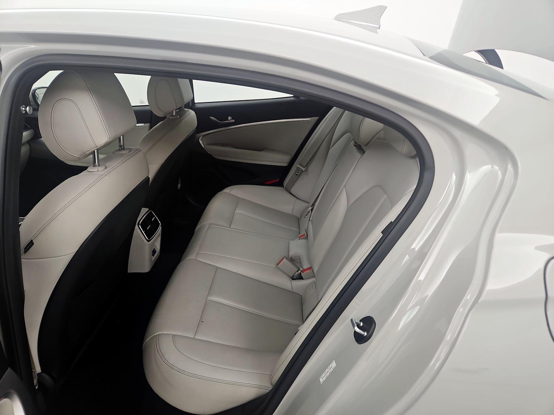 Thumbnail: 2024 Genesis G70 - 20