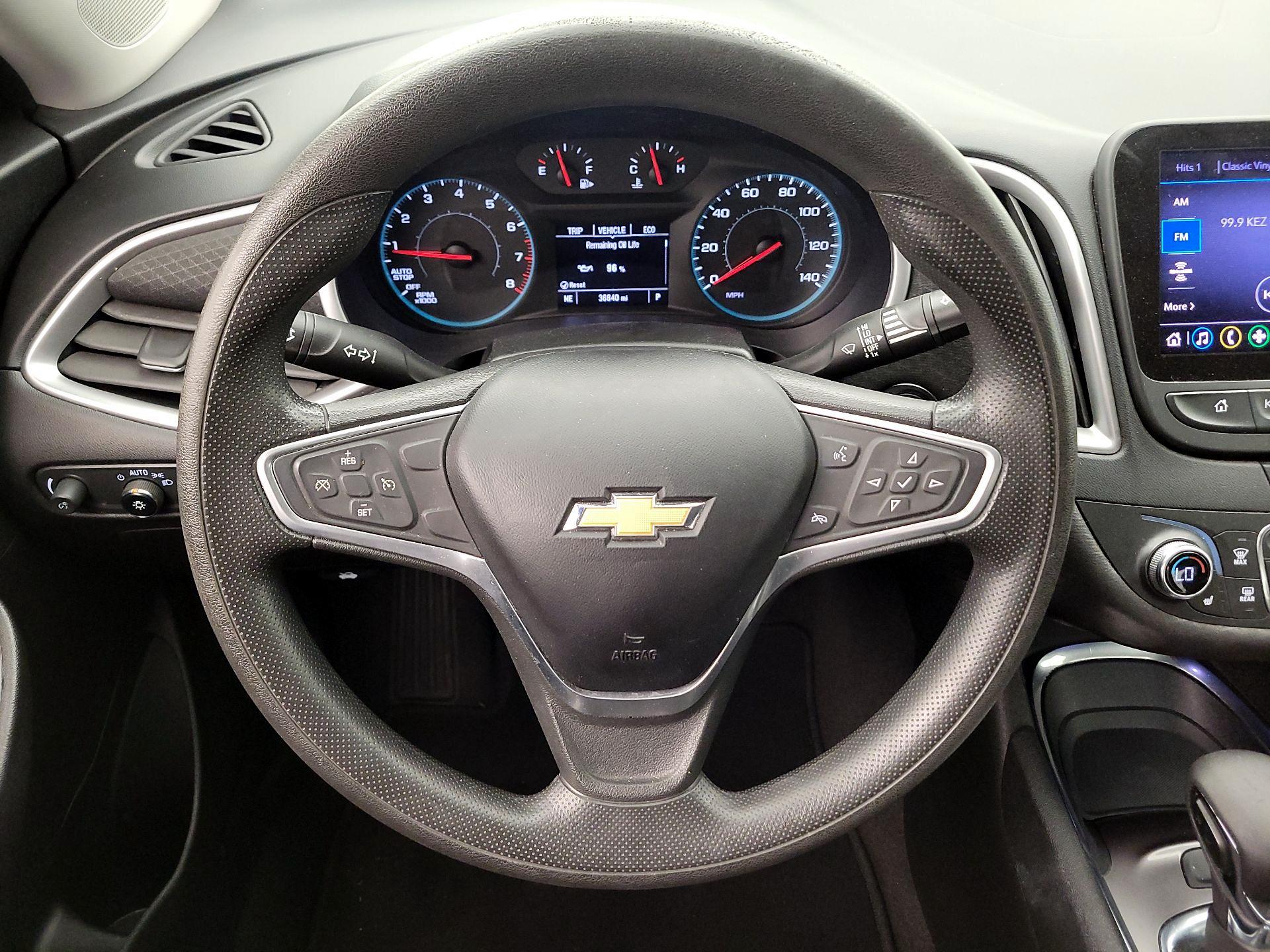 Thumbnail: 2022 Chevrolet Malibu - 10