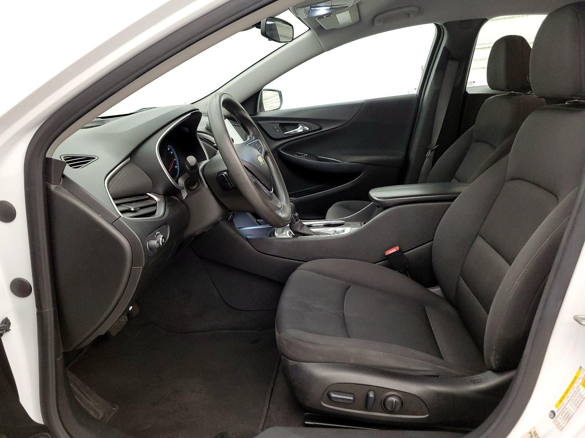 Thumbnail: 2022 Chevrolet Malibu - 11