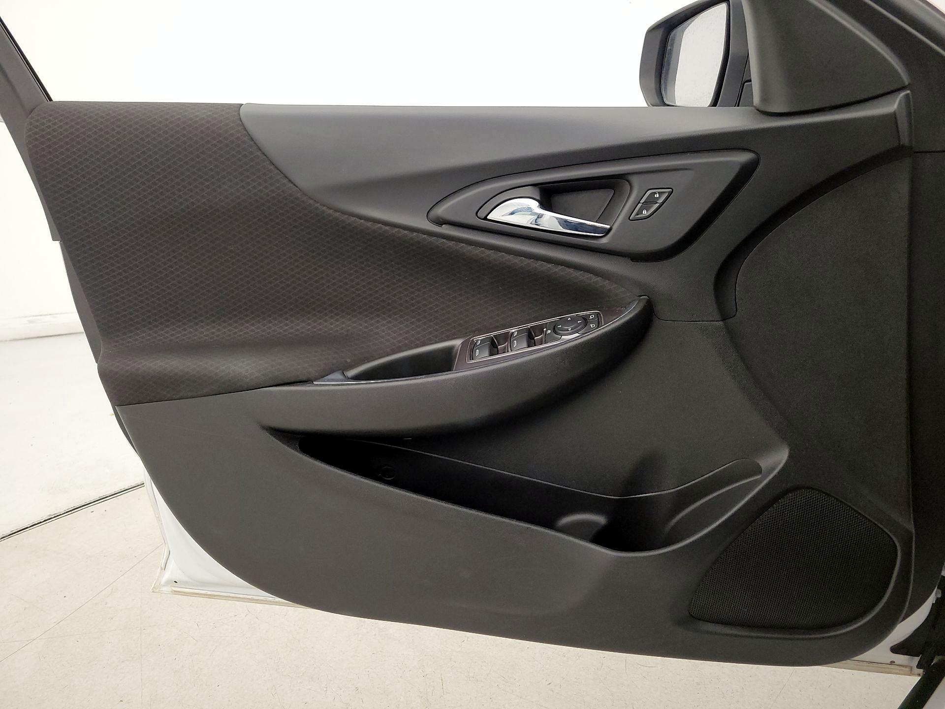 Thumbnail: 2022 Chevrolet Malibu - 12