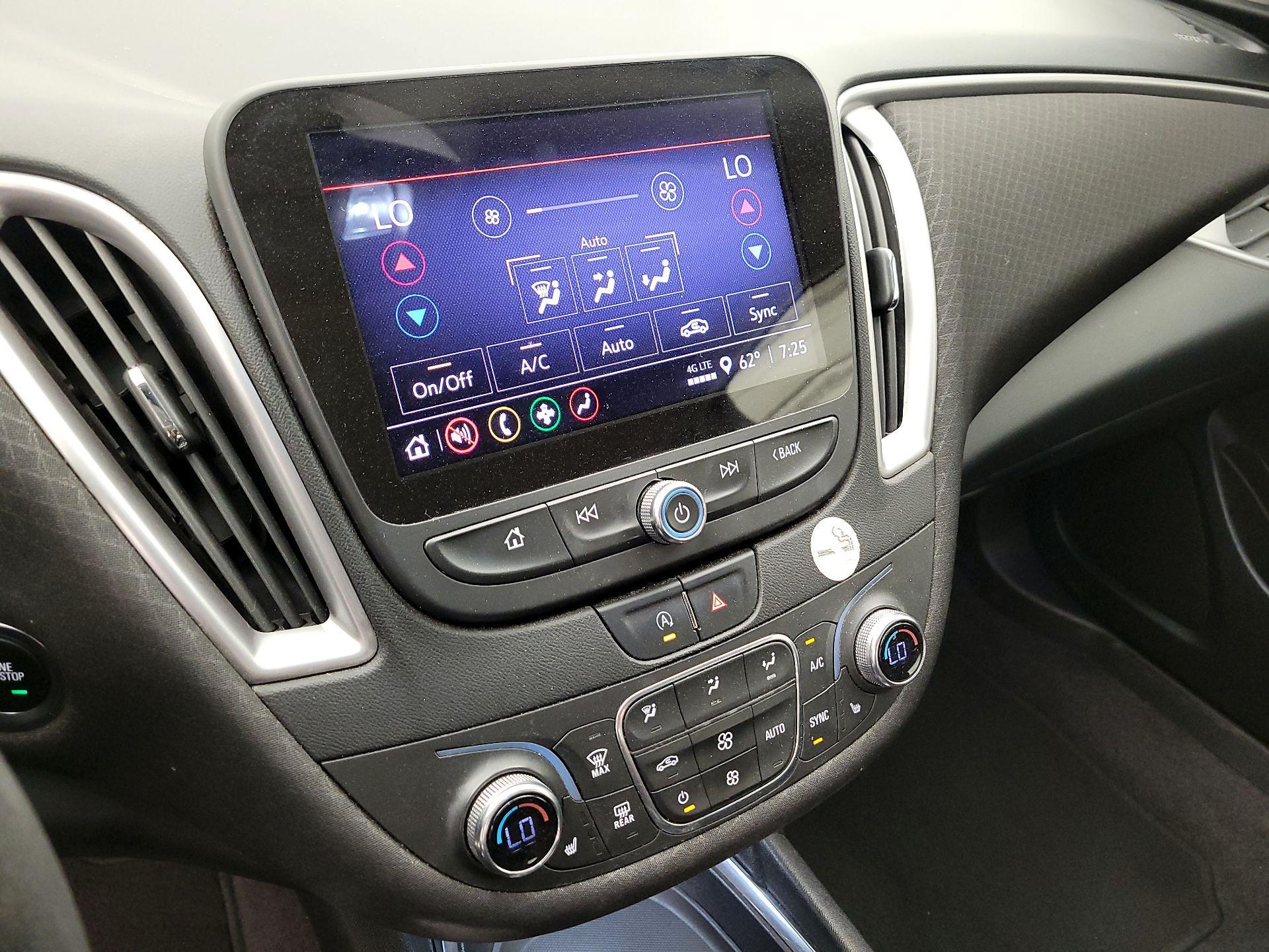 Thumbnail: 2022 Chevrolet Malibu - 16