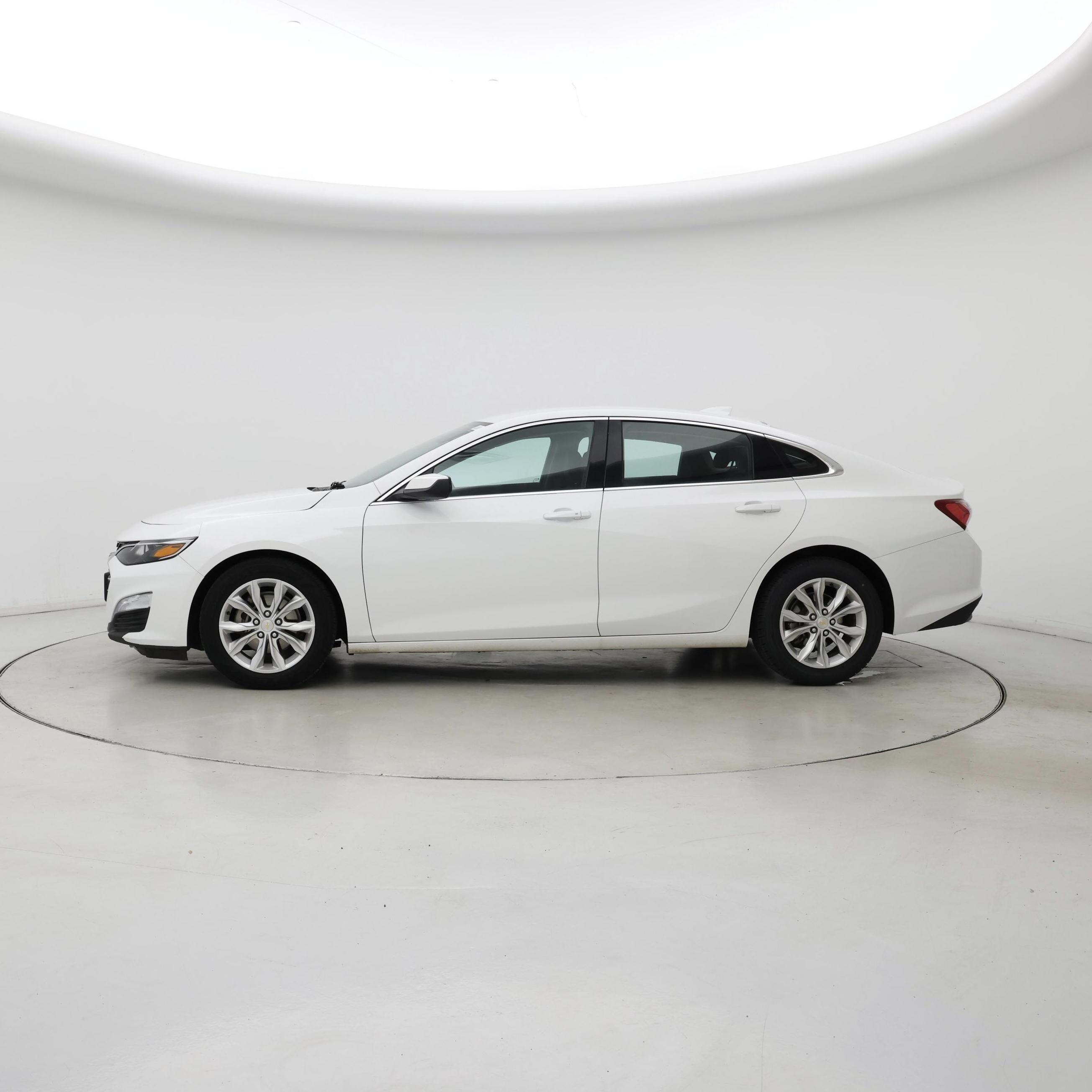 Thumbnail: 2022 Chevrolet Malibu - 3