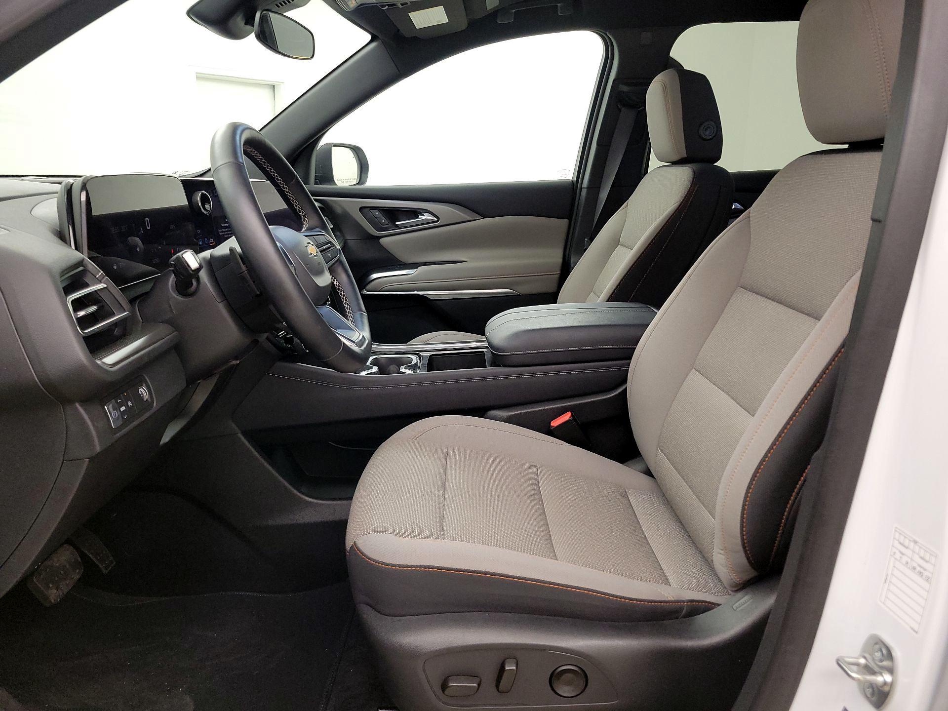 Thumbnail: 2025 Chevrolet Traverse - 11