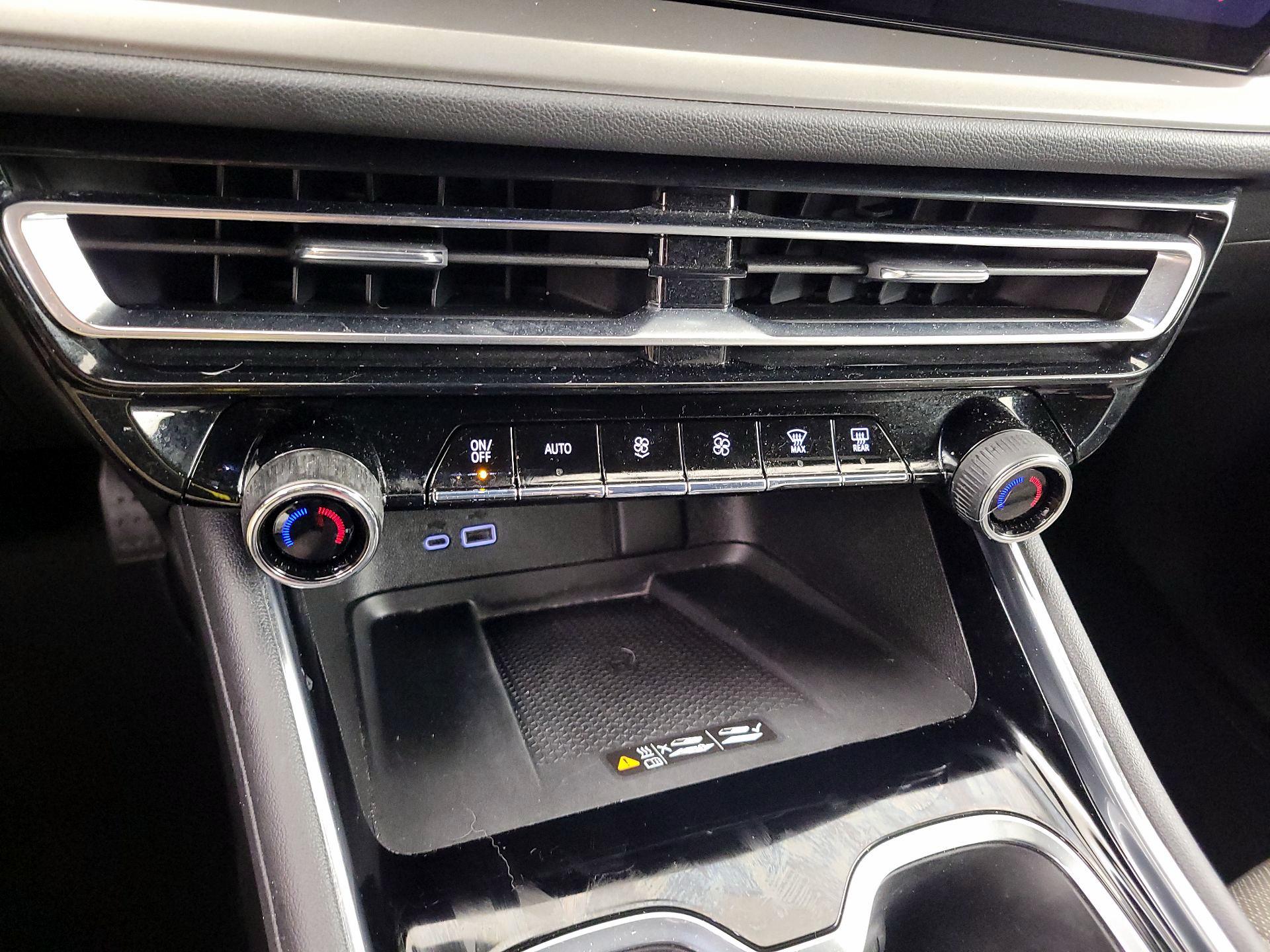 Thumbnail: 2025 Chevrolet Traverse - 16