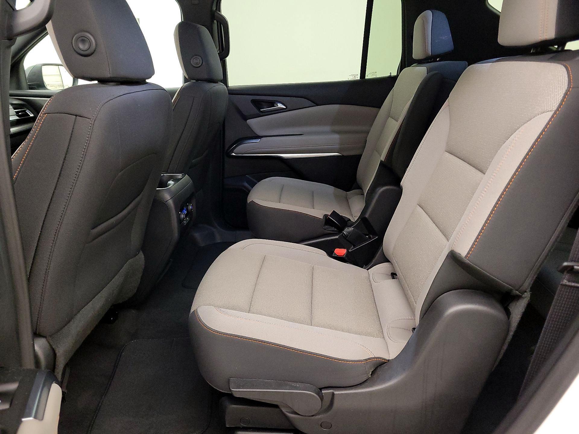 Thumbnail: 2025 Chevrolet Traverse - 19