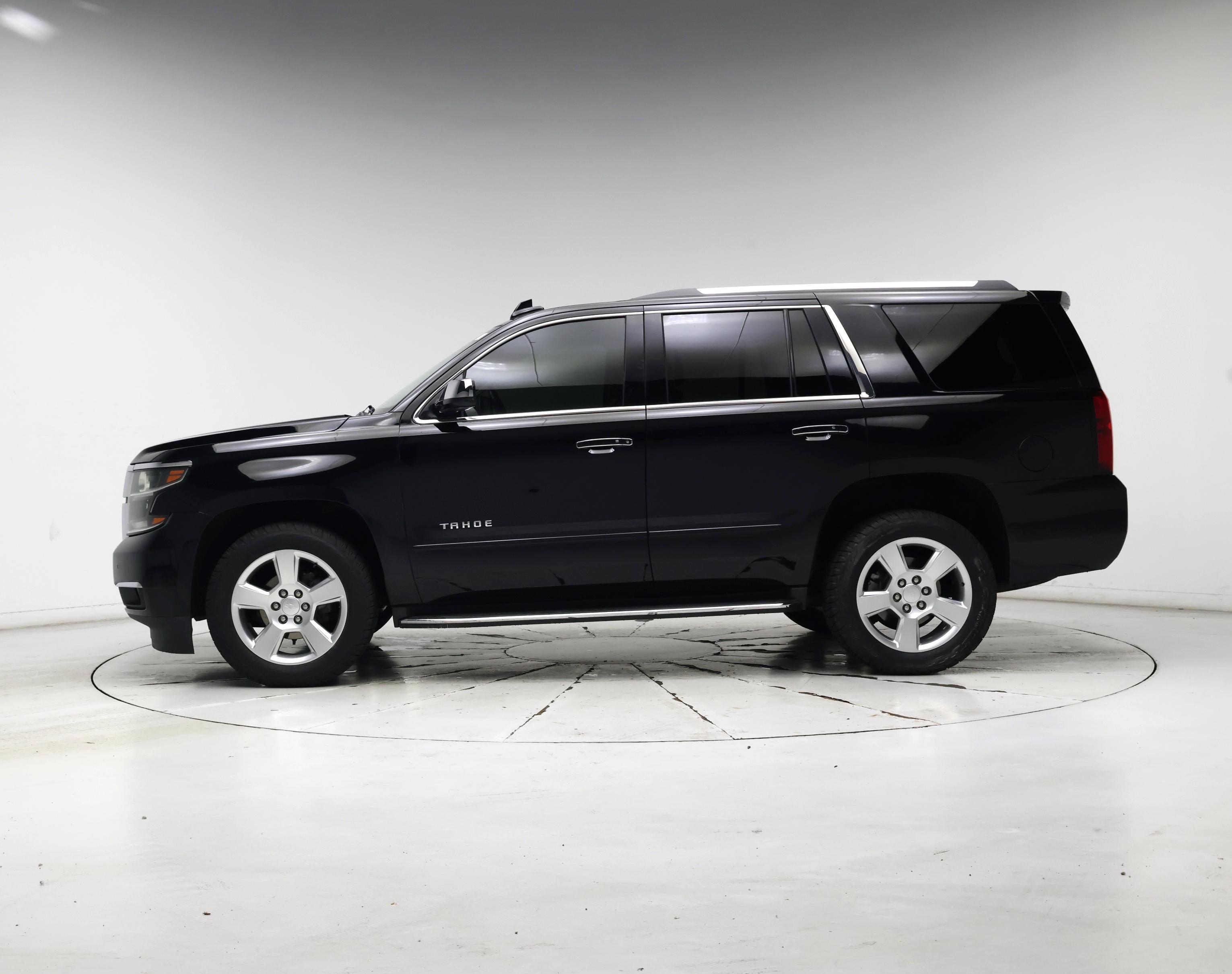 Thumbnail: 2018 Chevrolet Tahoe - 3