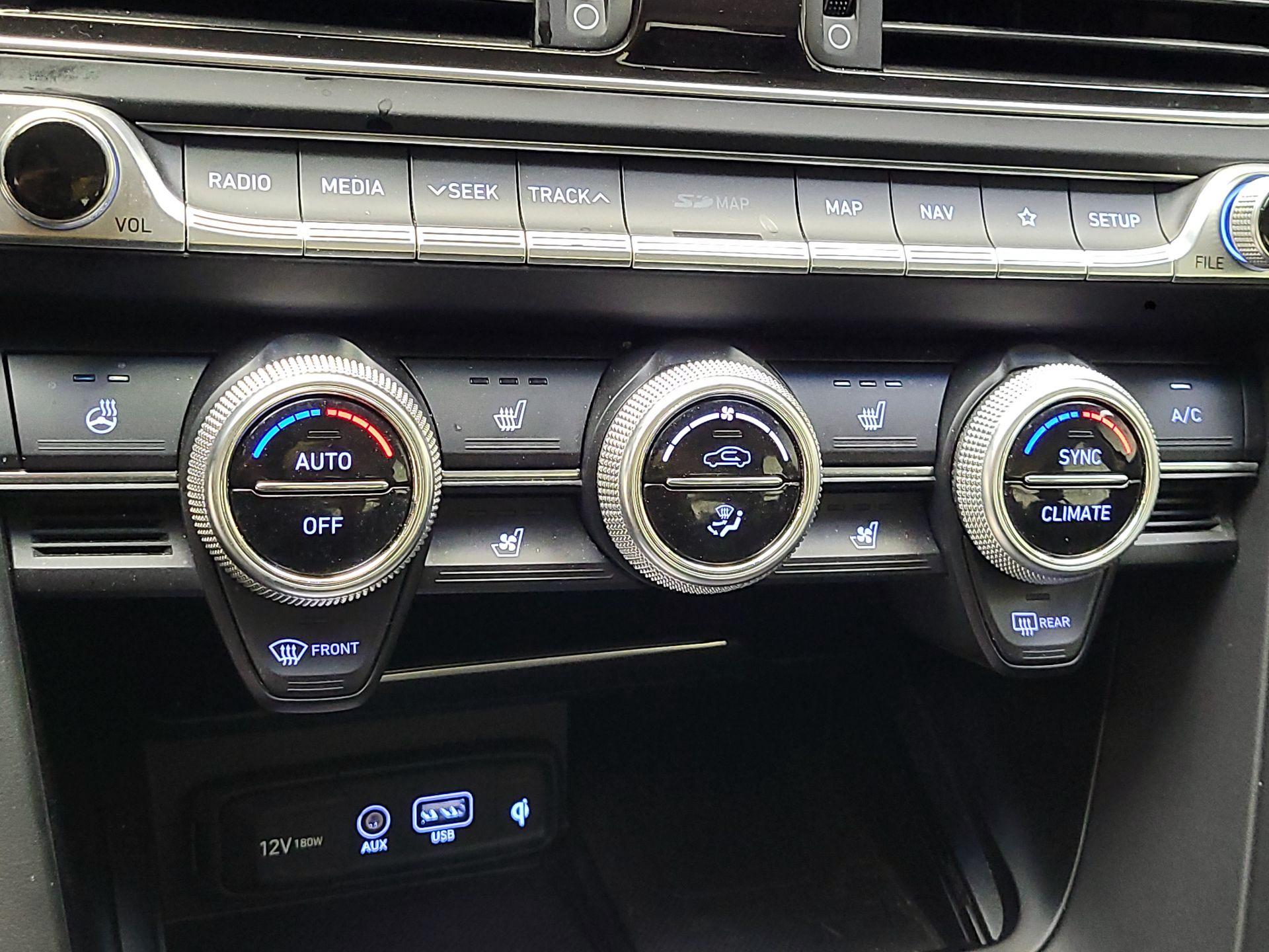 Thumbnail: 2019 Genesis G70 - 17