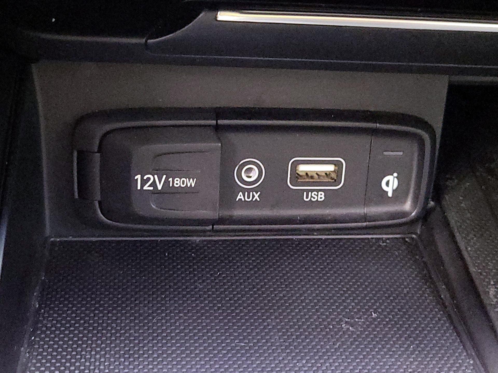 Thumbnail: 2019 Genesis G70 - 19