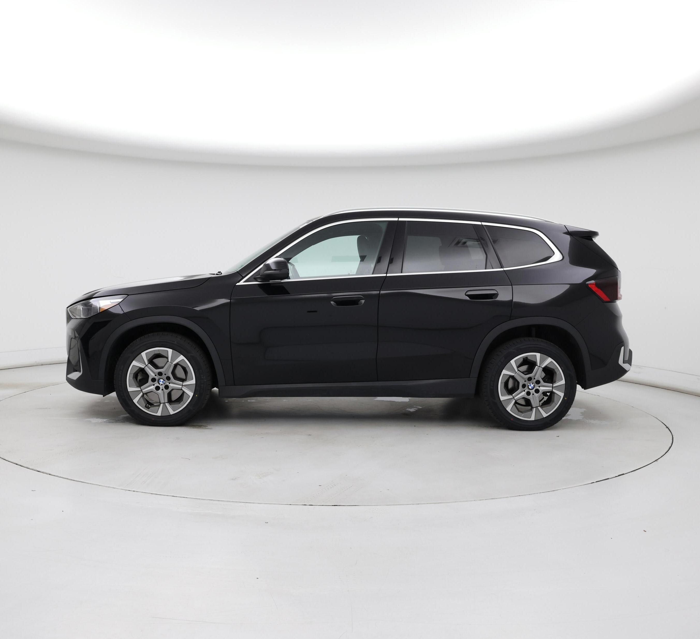 Thumbnail: 2023 BMW X1 - 3