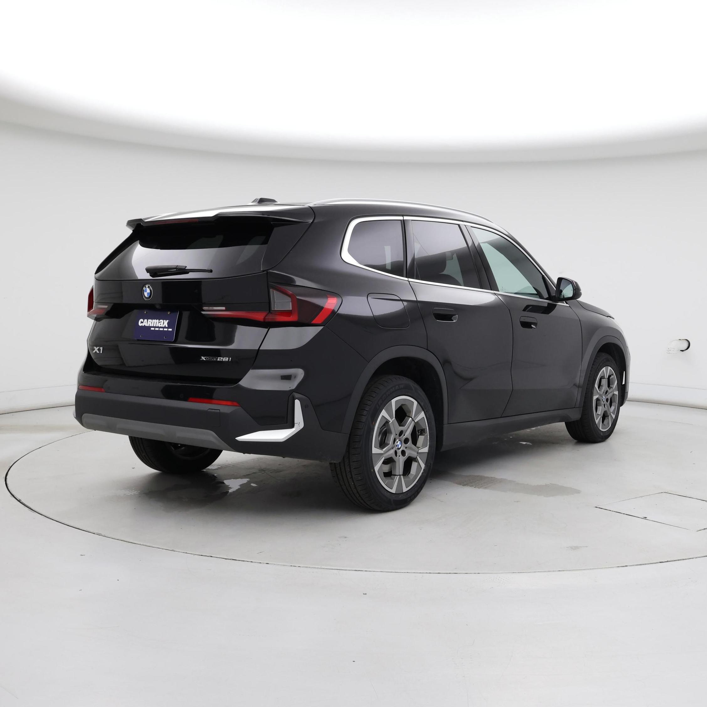 Thumbnail: 2023 BMW X1 - 8