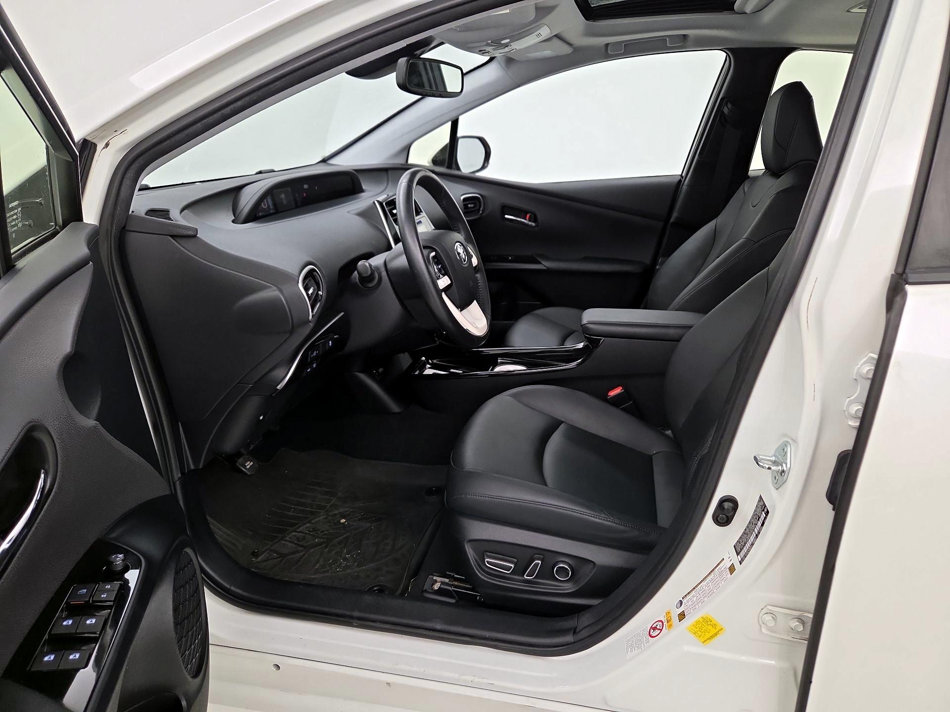 Thumbnail: 2016 Toyota Prius - 11