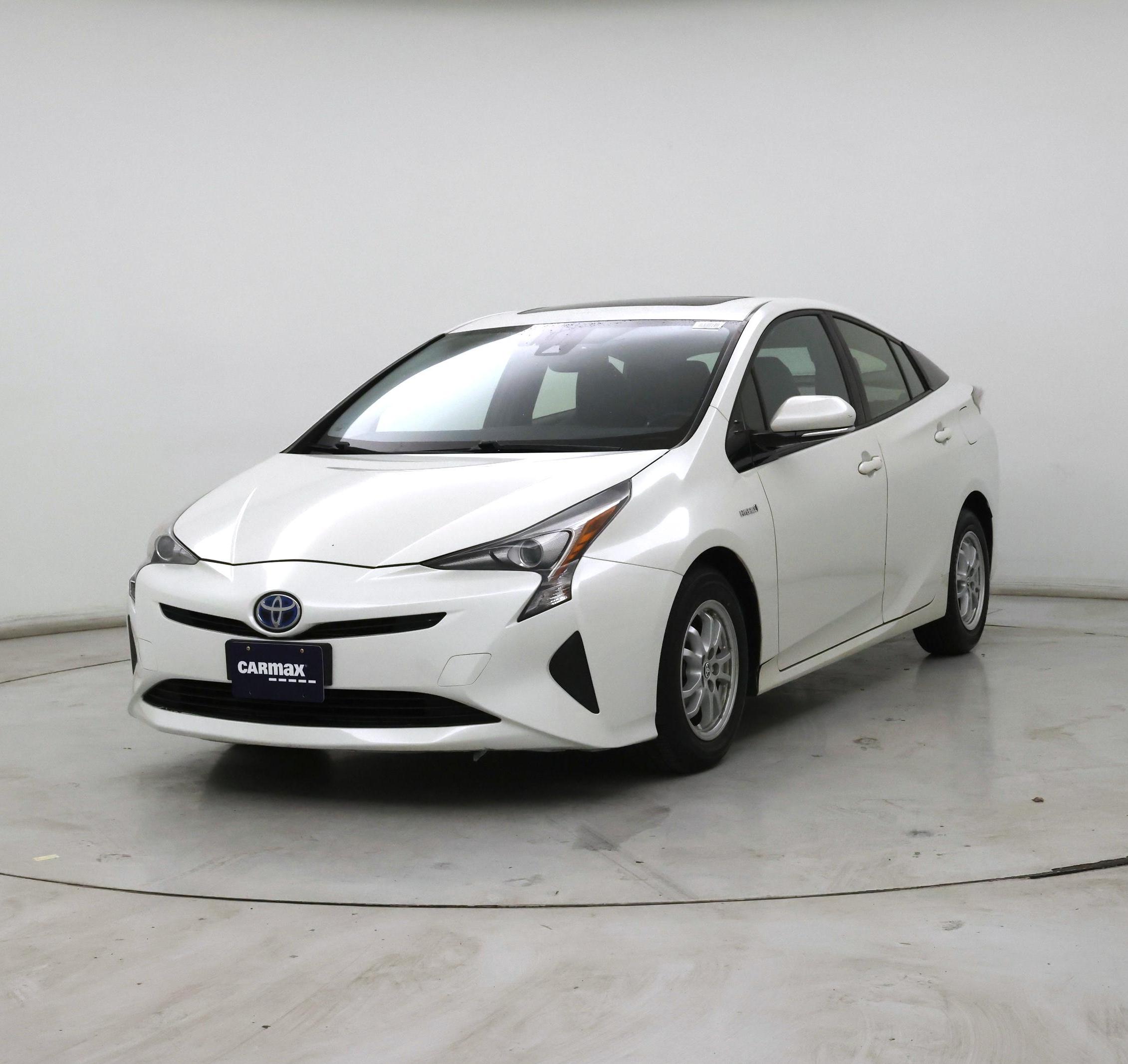 Thumbnail: 2016 Toyota Prius - 4