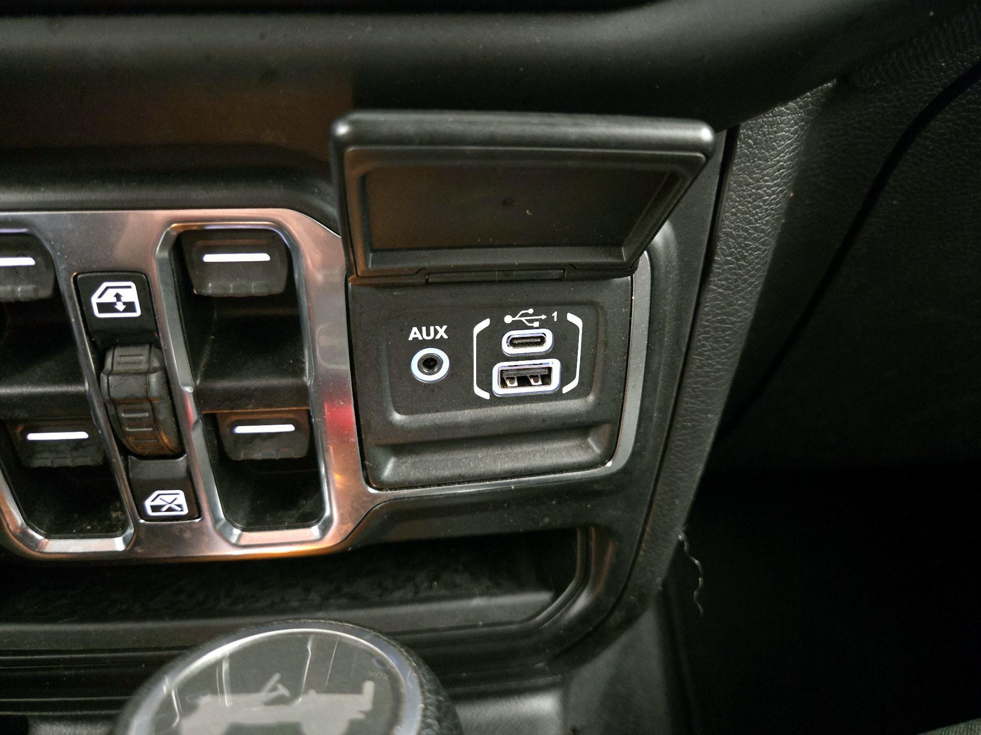 Thumbnail: 2021 Jeep Wrangler - 18