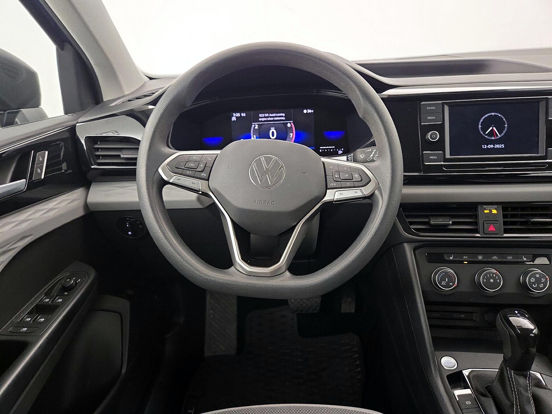 Thumbnail: 2022 Volkswagen Taos - 10