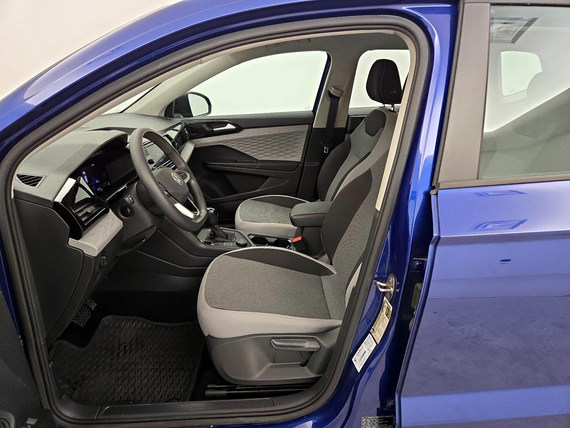 Thumbnail: 2022 Volkswagen Taos - 11