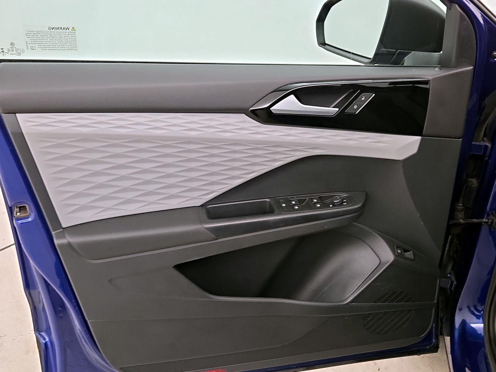 Thumbnail: 2022 Volkswagen Taos - 12