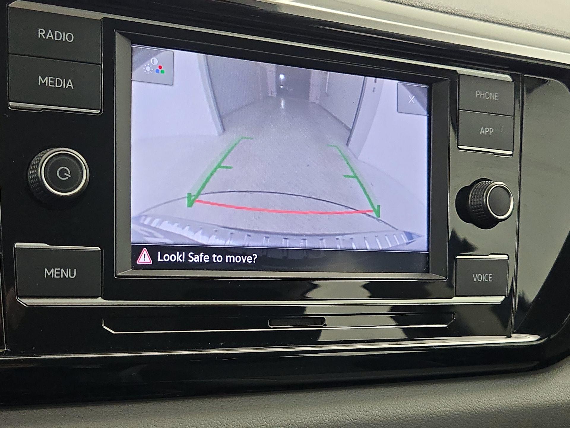 Thumbnail: 2022 Volkswagen Taos - 14