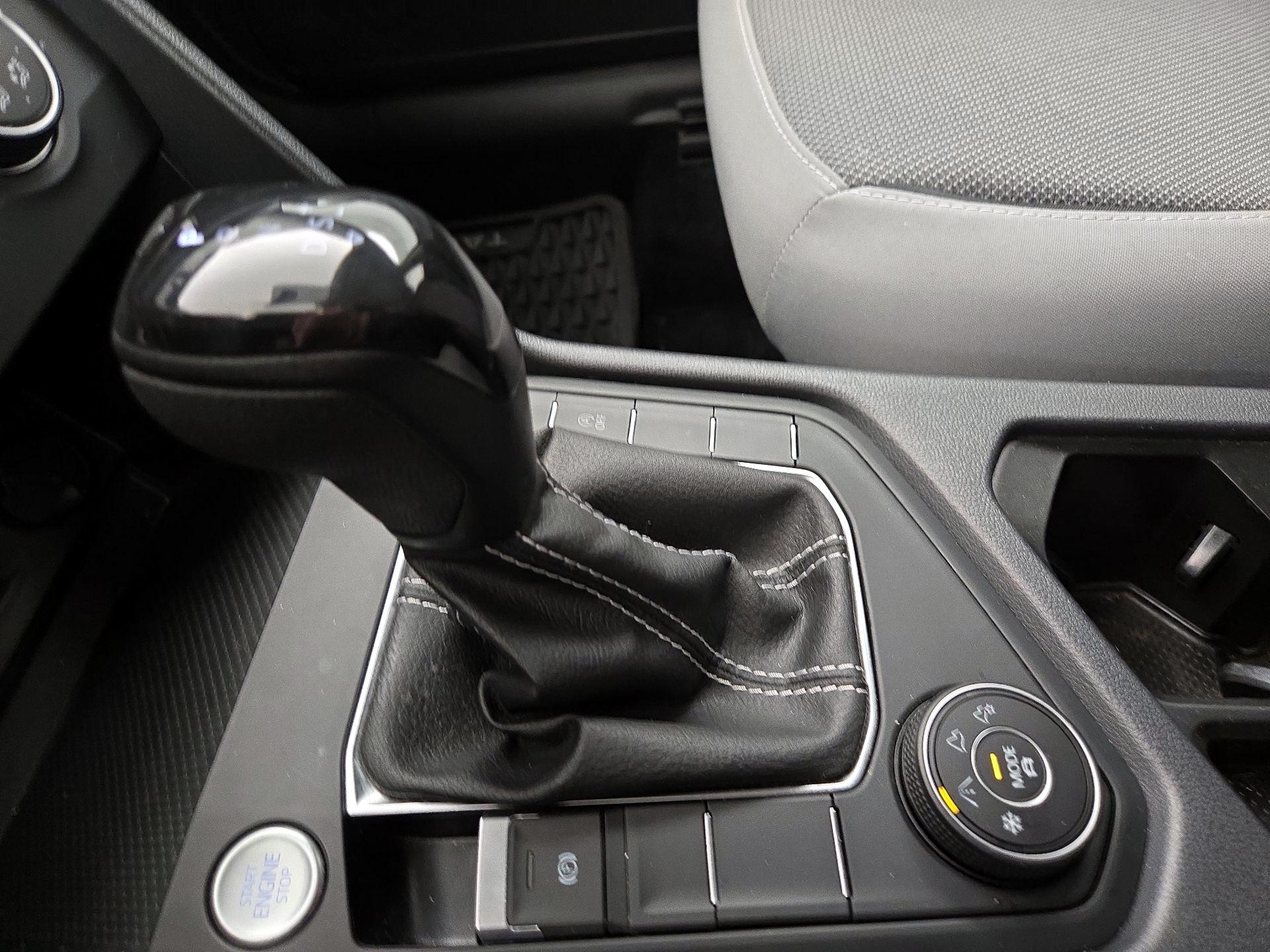 Thumbnail: 2022 Volkswagen Taos - 17