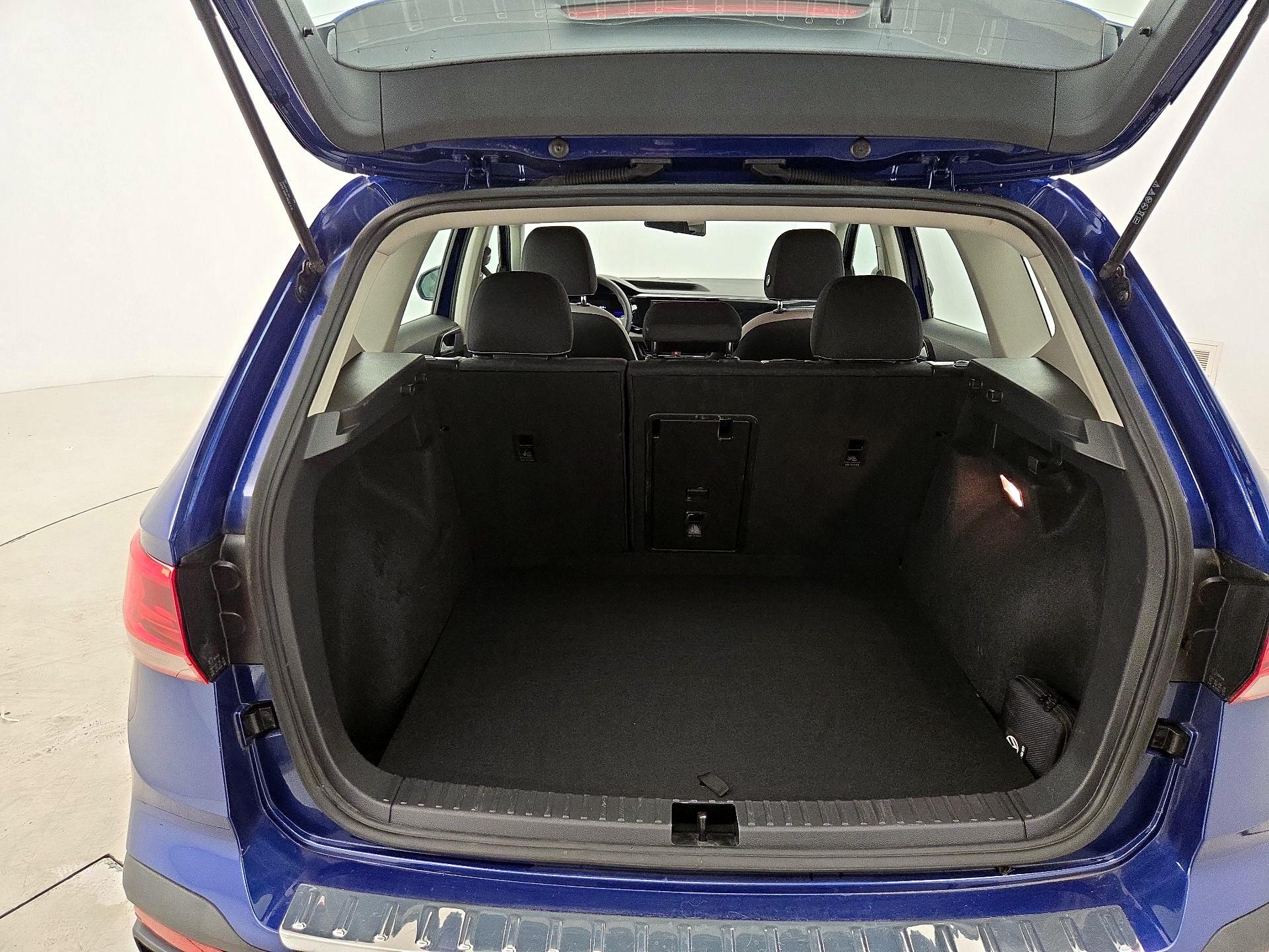 Thumbnail: 2022 Volkswagen Taos - 20