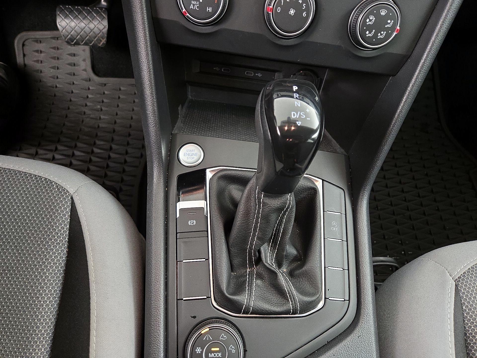 Thumbnail: 2022 Volkswagen Taos - 17