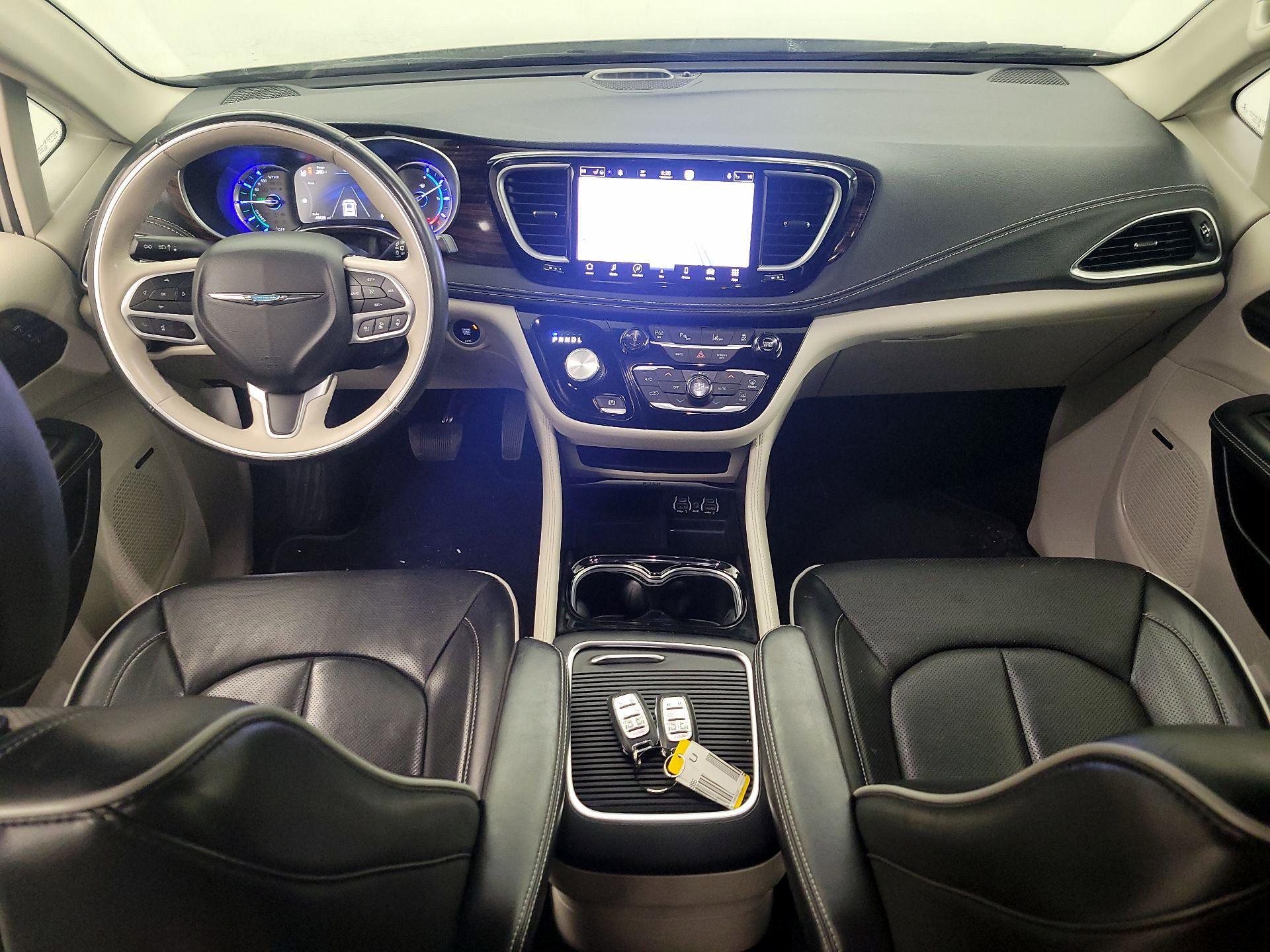 Thumbnail: 2021 Chrysler Pacifica - 9