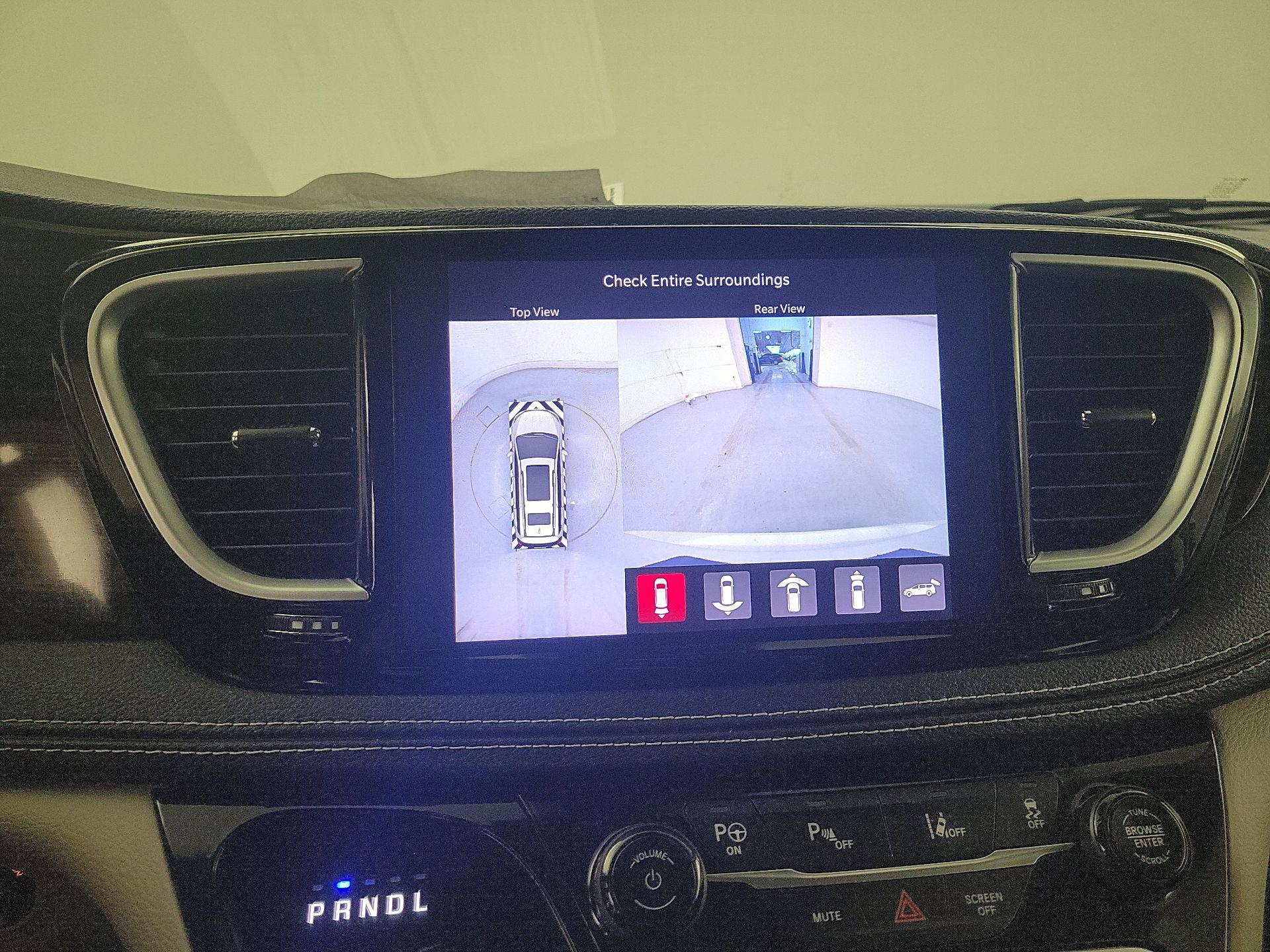 Thumbnail: 2021 Chrysler Pacifica - 15