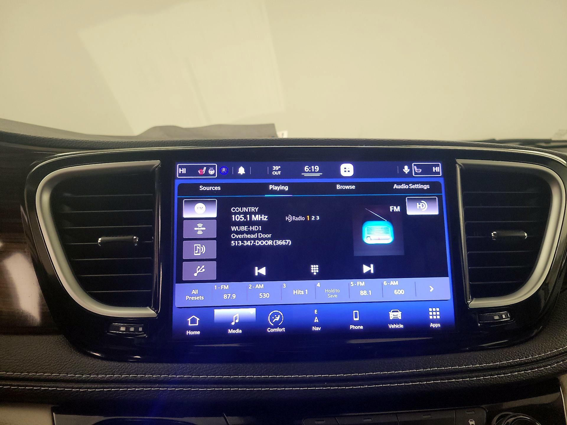 Thumbnail: 2021 Chrysler Pacifica - 16