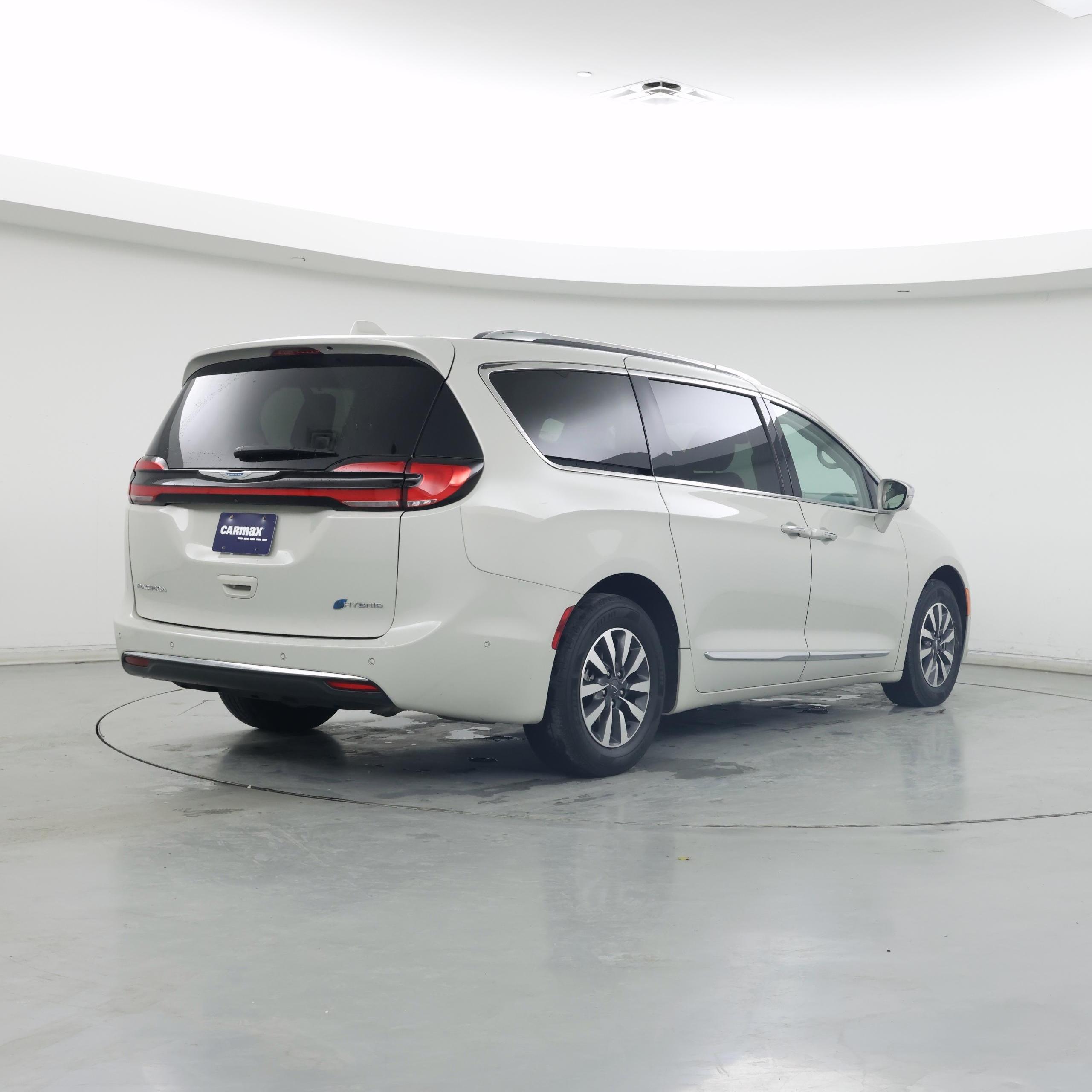 Thumbnail: 2021 Chrysler Pacifica - 8