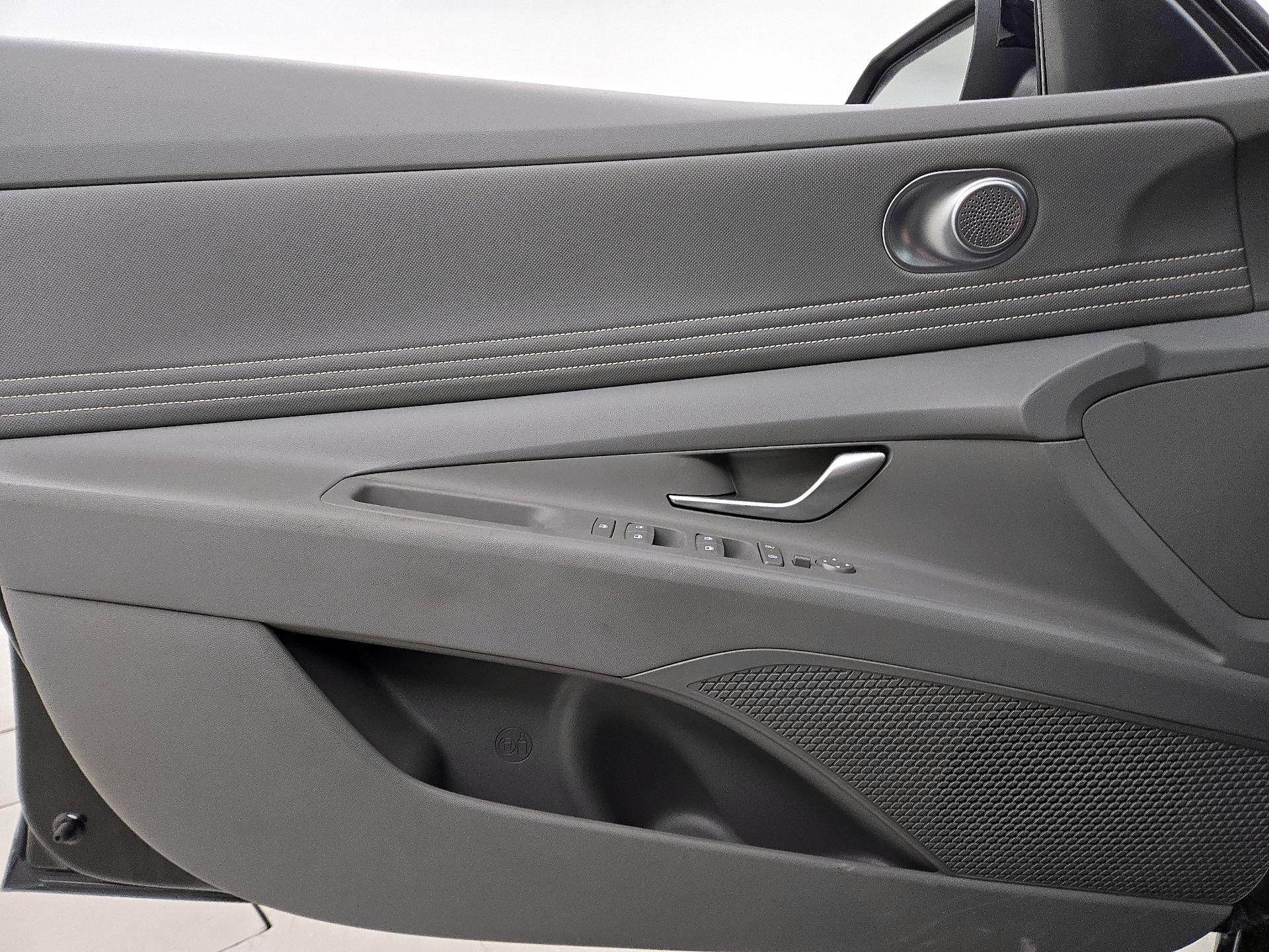 Thumbnail: 2025 Hyundai Elantra - 12