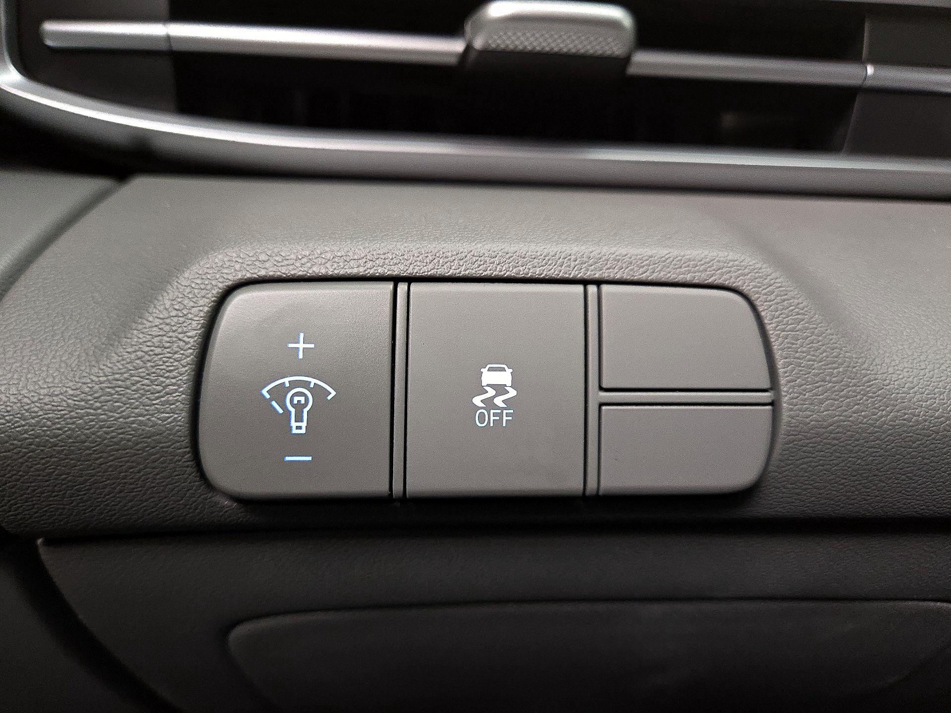 Thumbnail: 2025 Hyundai Elantra - 13