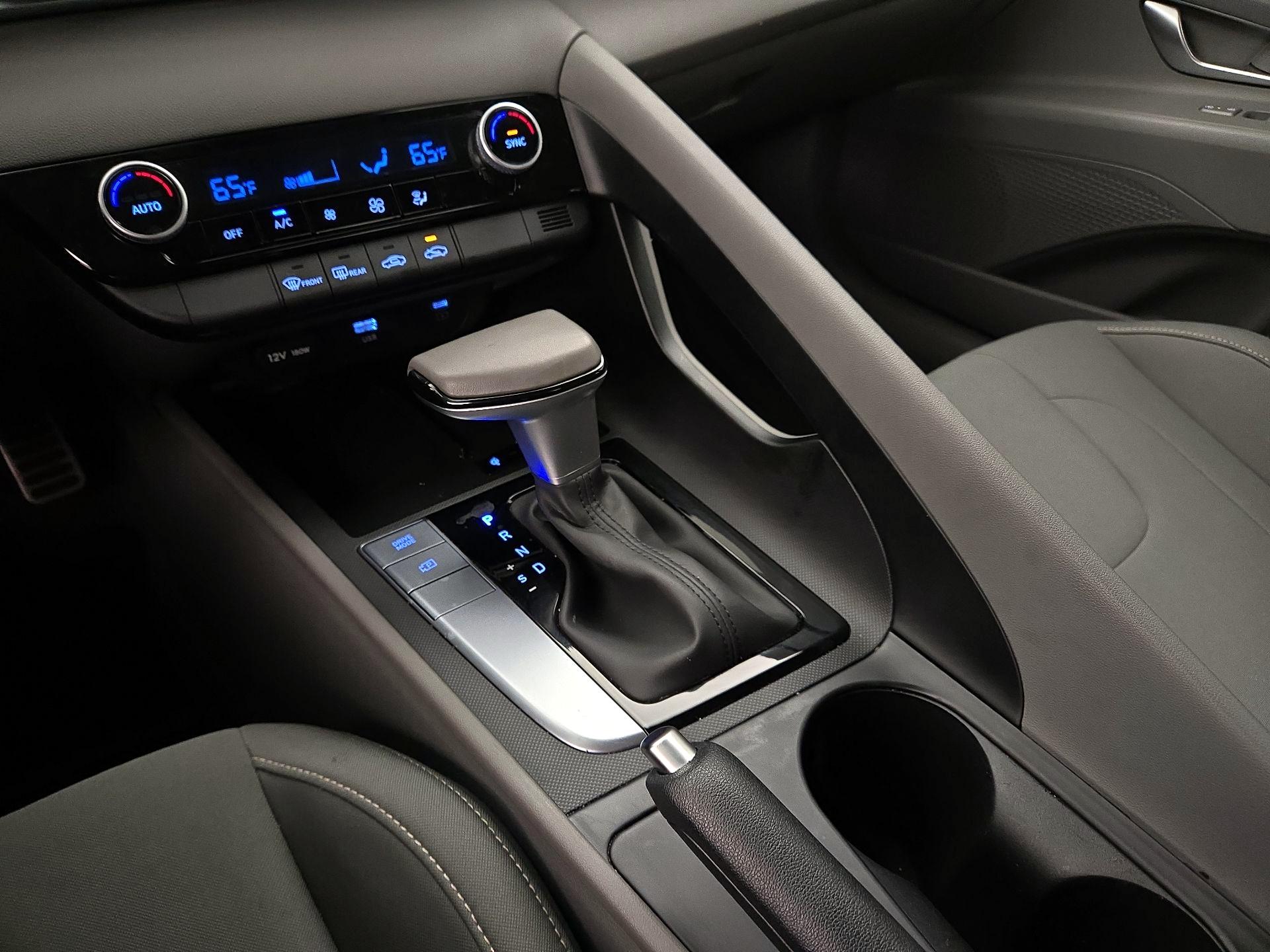 Thumbnail: 2025 Hyundai Elantra - 17