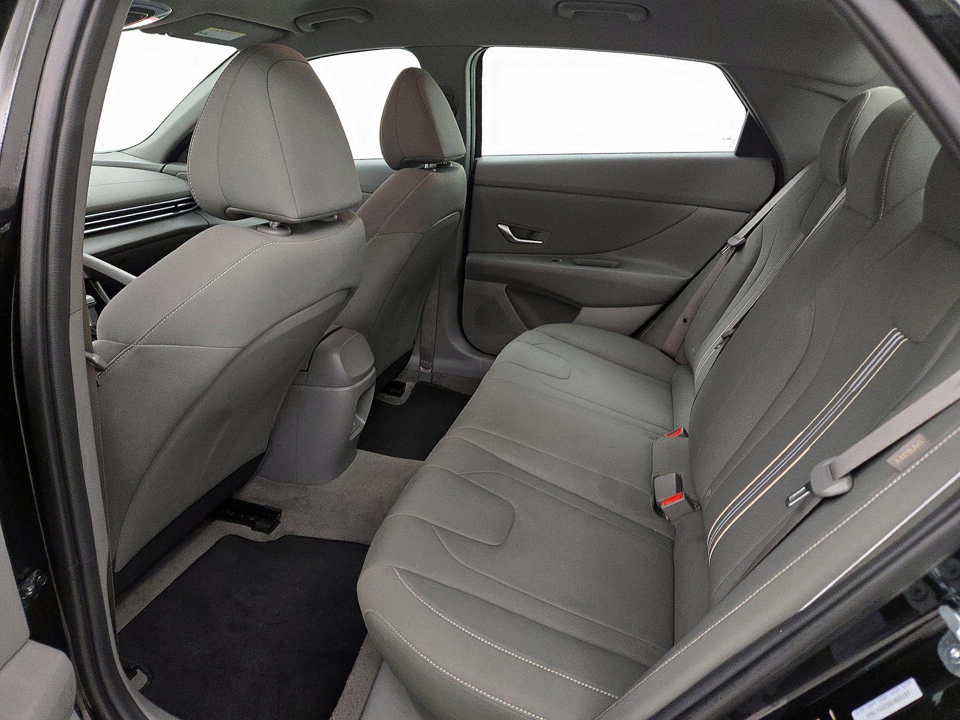 Thumbnail: 2025 Hyundai Elantra - 19