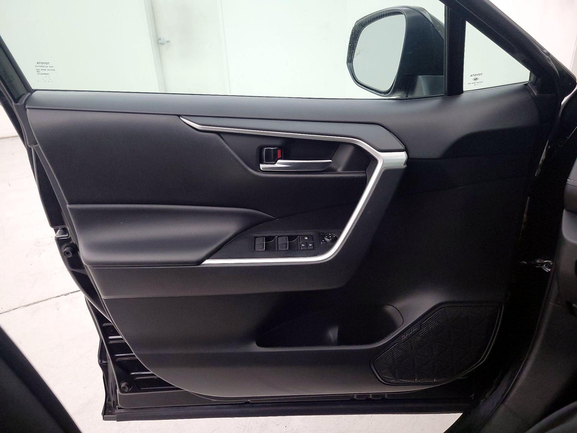 Thumbnail: 2023 Toyota RAV4 - 12