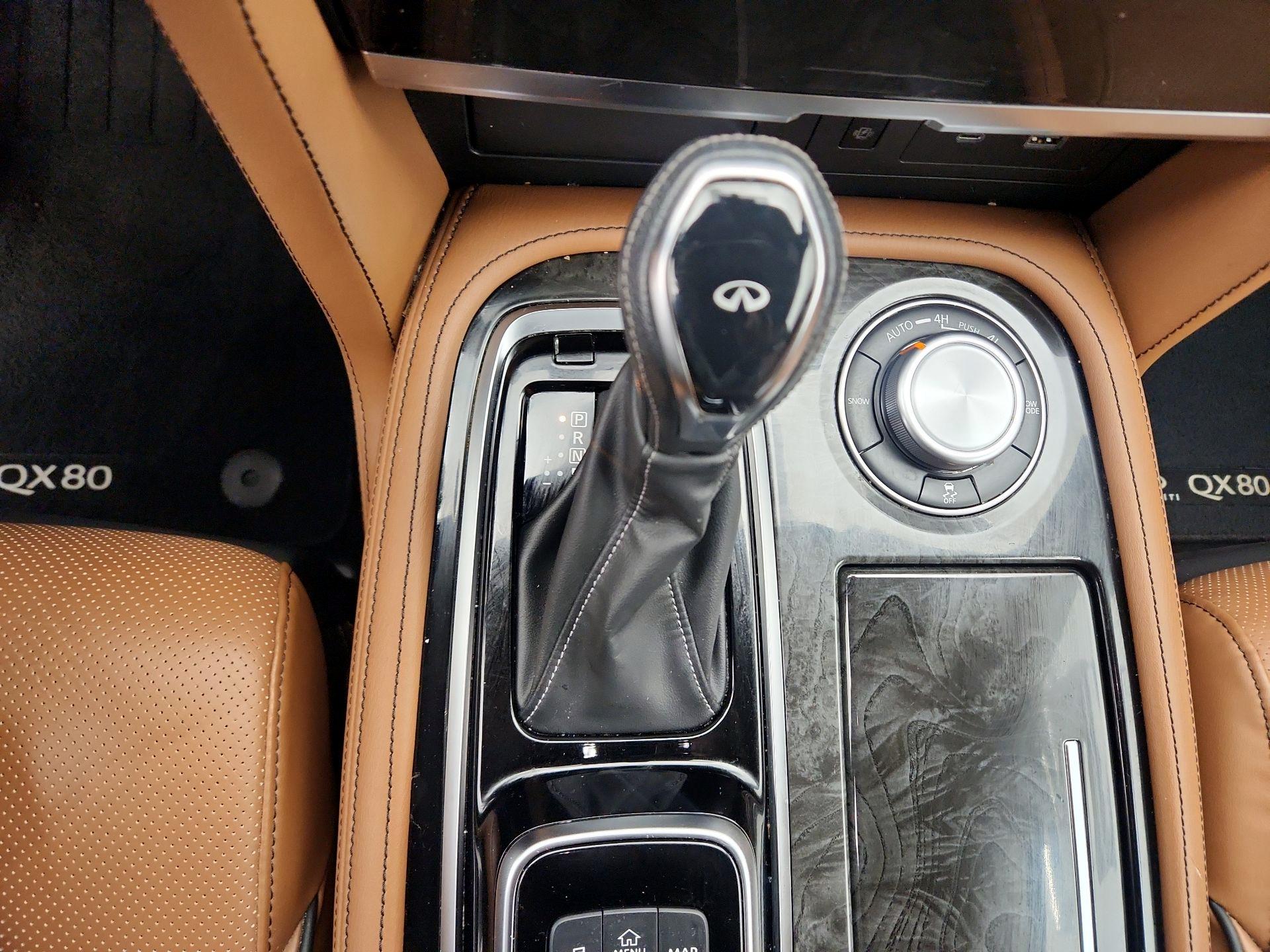 Thumbnail: 2022 INFINITI QX80 - 18